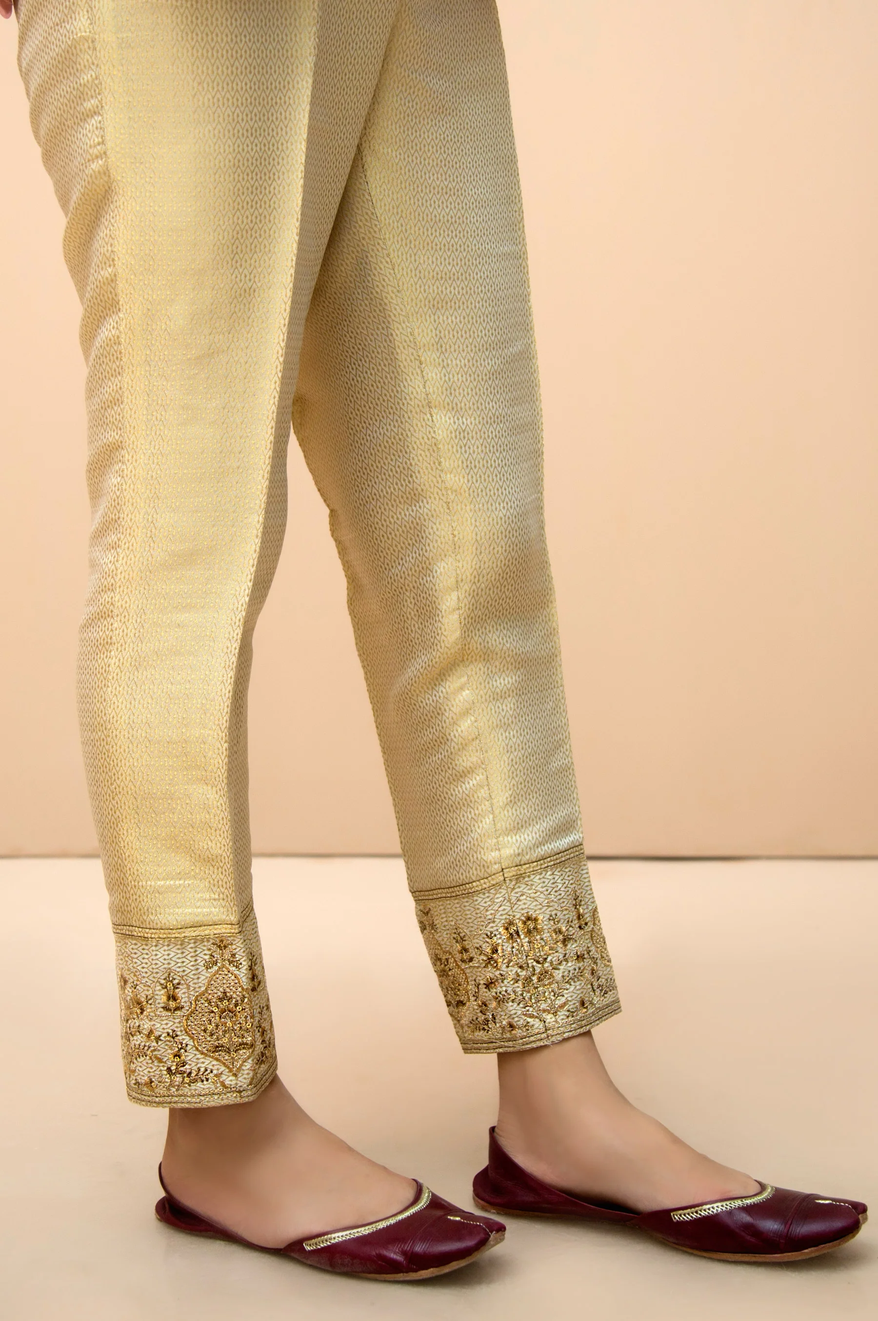 Embroidered cigarette Pants - Golden - Image 4