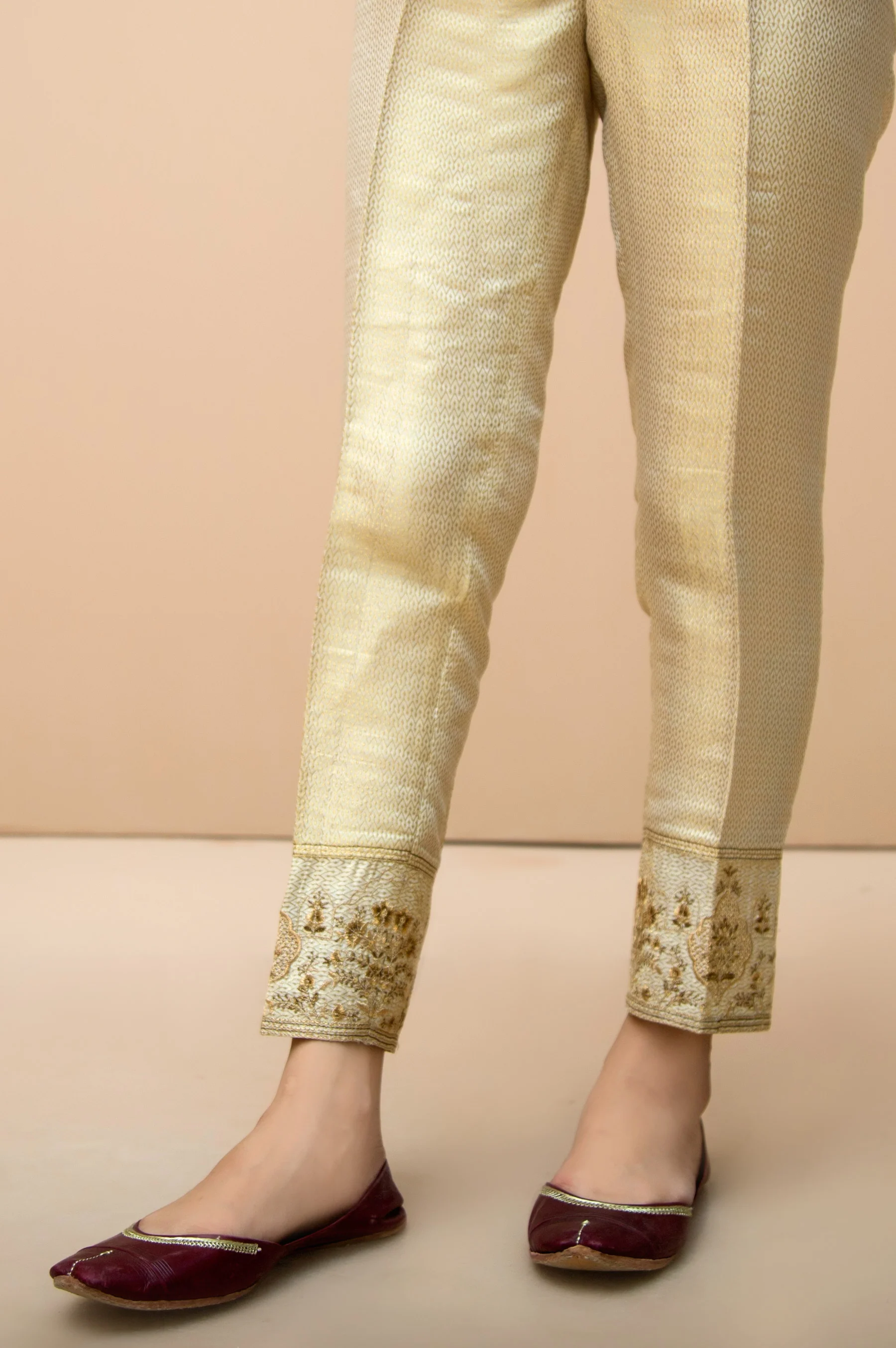 Embroidered cigarette Pants - Golden - Image 5