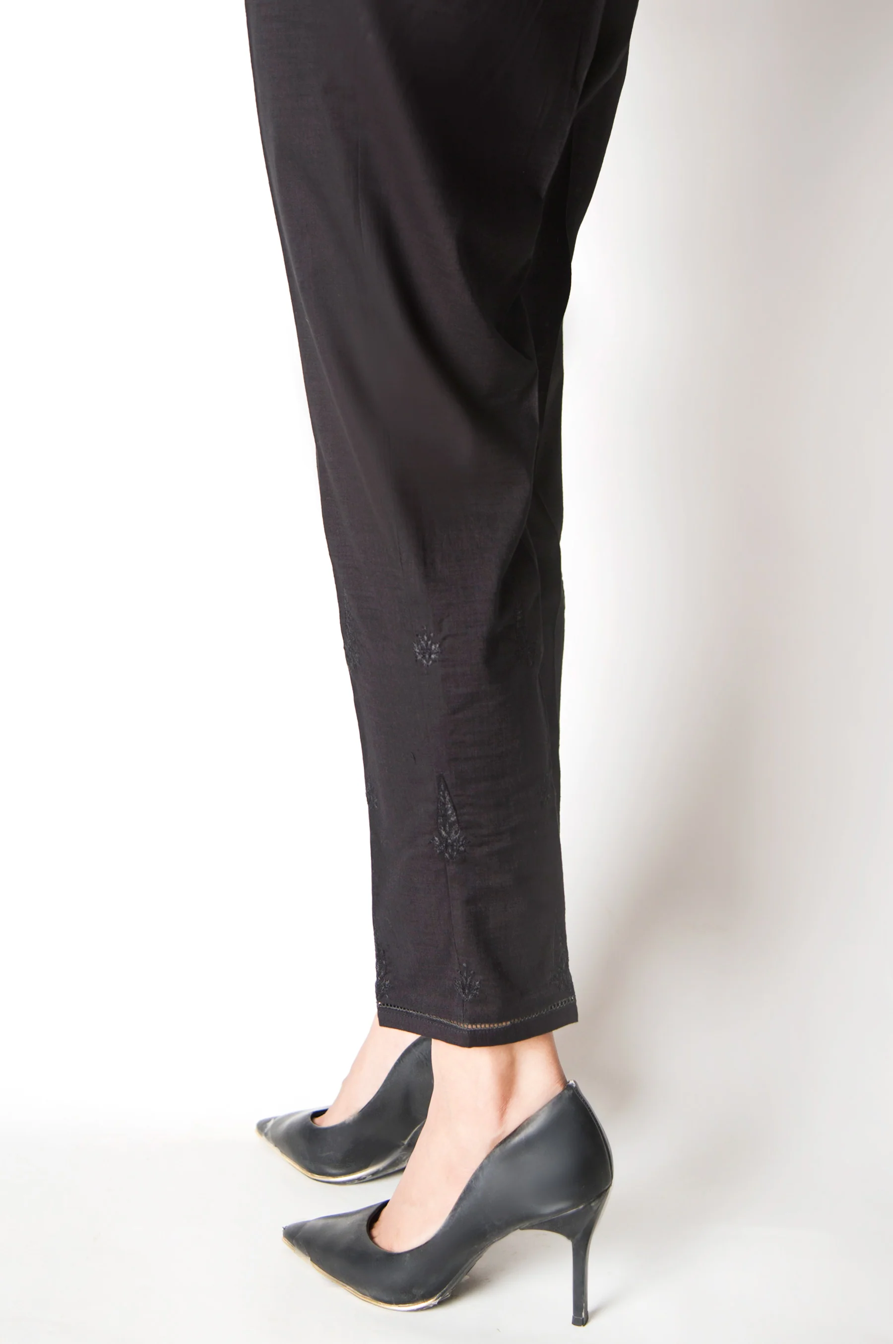 Embroidered Cotton Slub Cigarette Pants - Black - Image 3