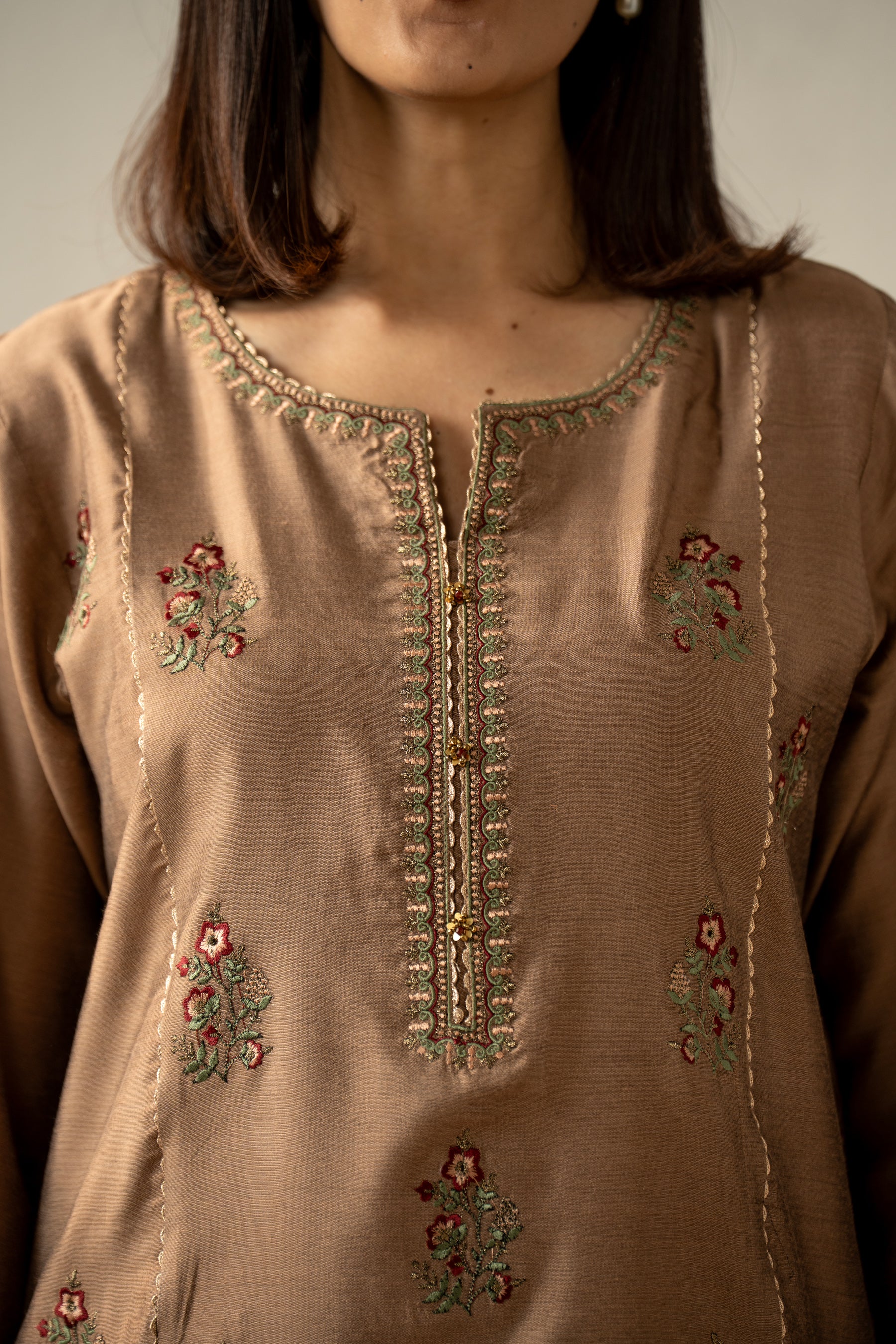 EMBROIDERED COTTON SILK STITCHED 3 PIECE SUIT - Image 2