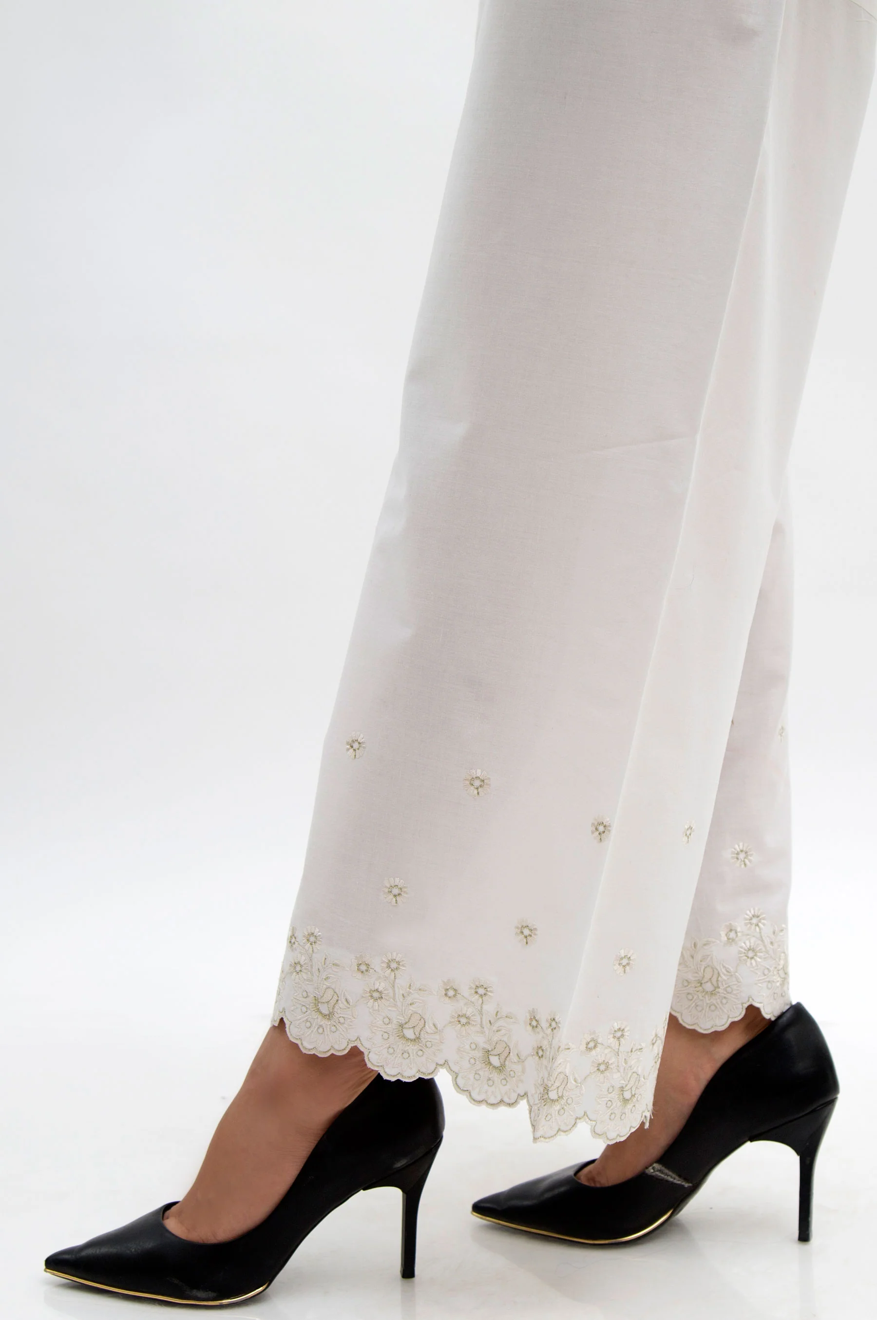 Embroidered Culotte Pants - White - Image 3