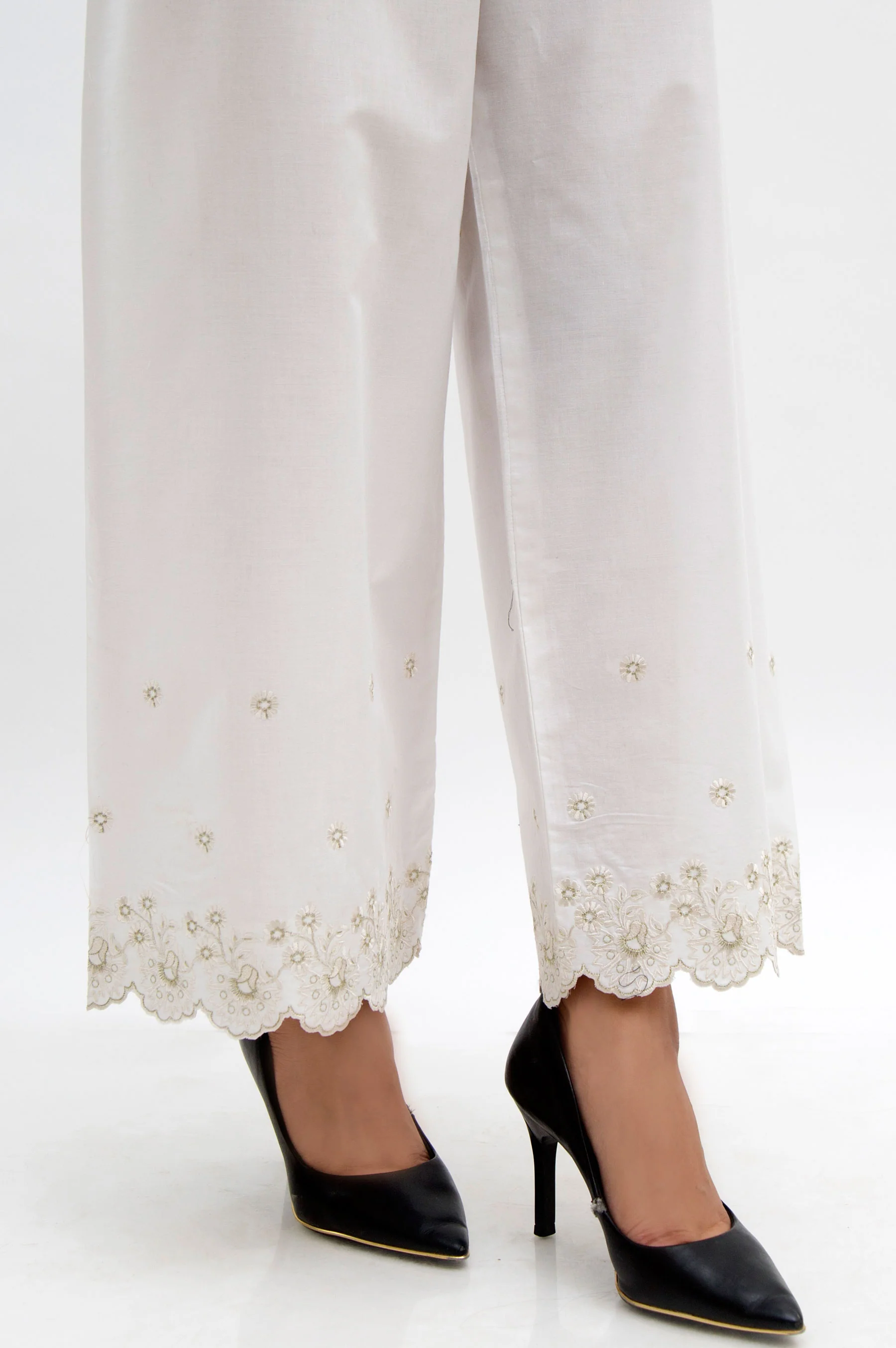 Embroidered Culotte Pants - White - Image 4