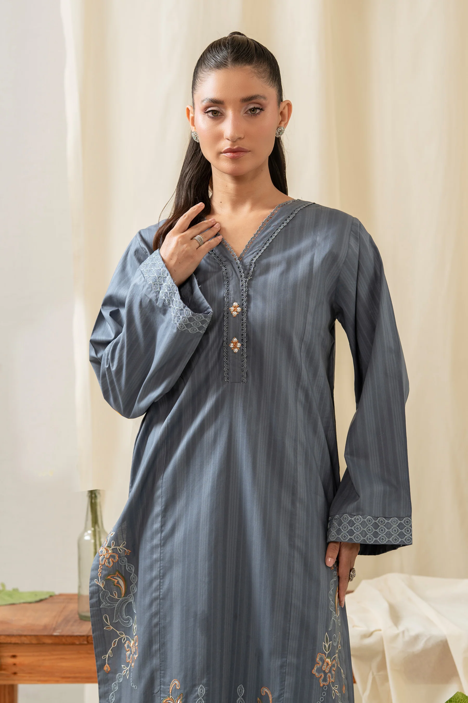 EMBROIDERED DORIA STITCHED 2 PIECE SUIT - Image 4