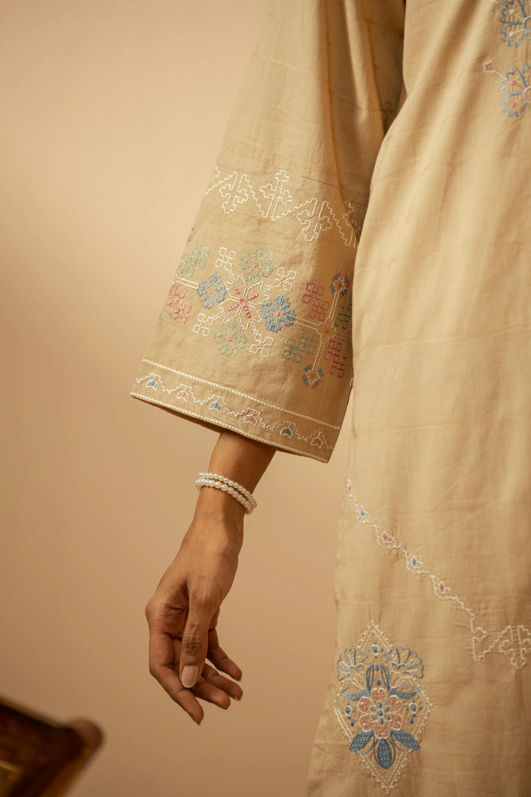 EMBROIDERED JACQUARD STITCHED 2 PIECE SUIT (FACTORY E-OUTLET) - Image 6