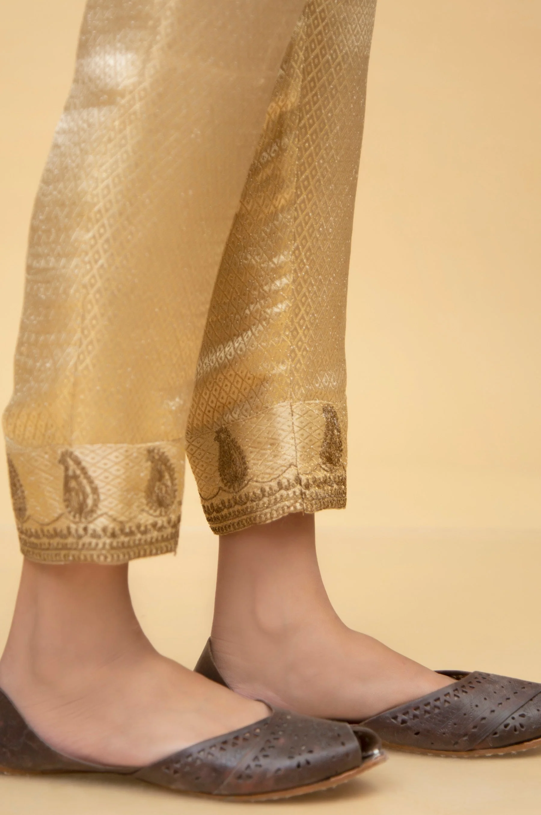 EMBROIDERED PANTS (FACTORY E-OUTLET) - Image 3