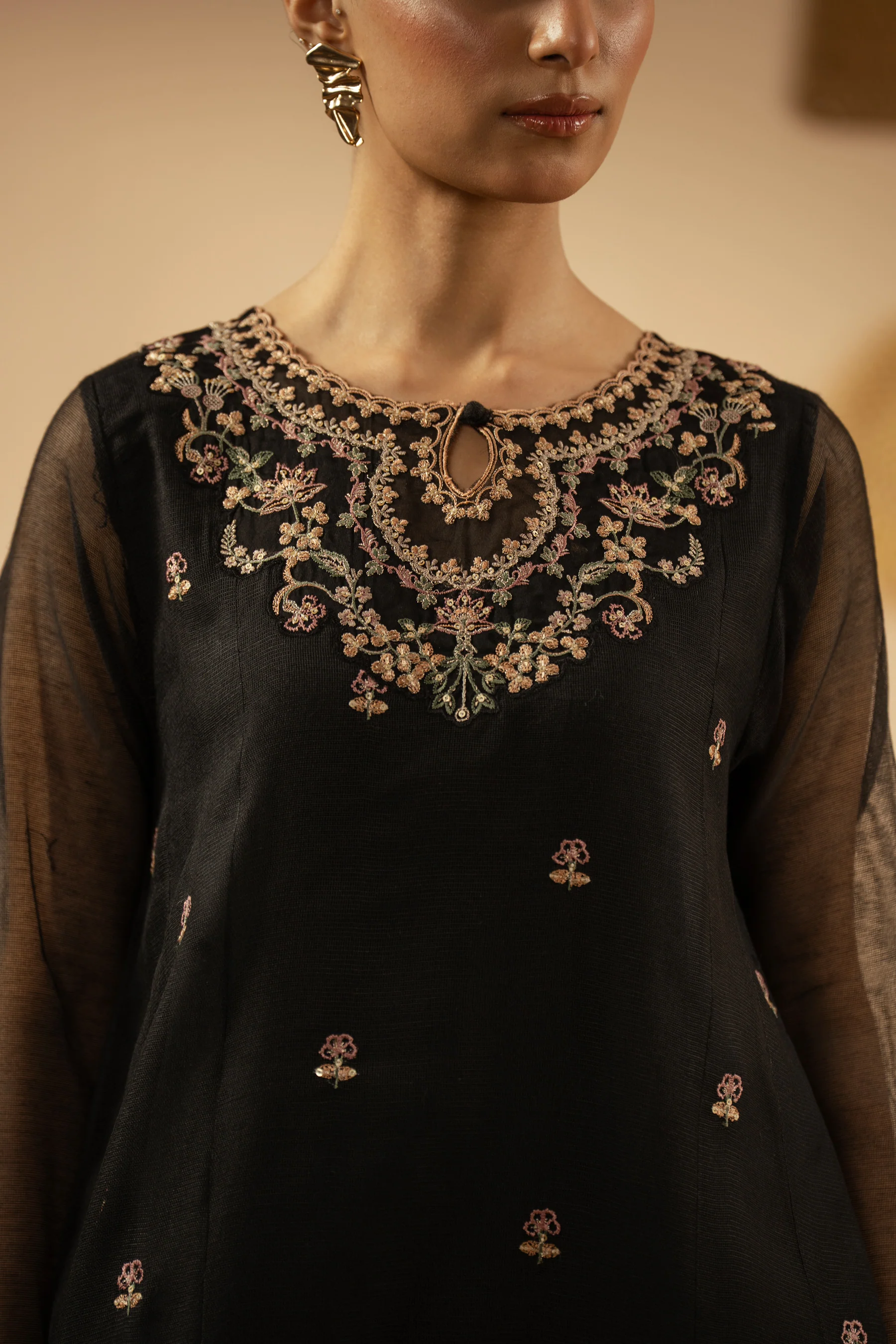 EMBROIDERED KHAADI NET STITCHED 3 PIECE SUIT - Image 2