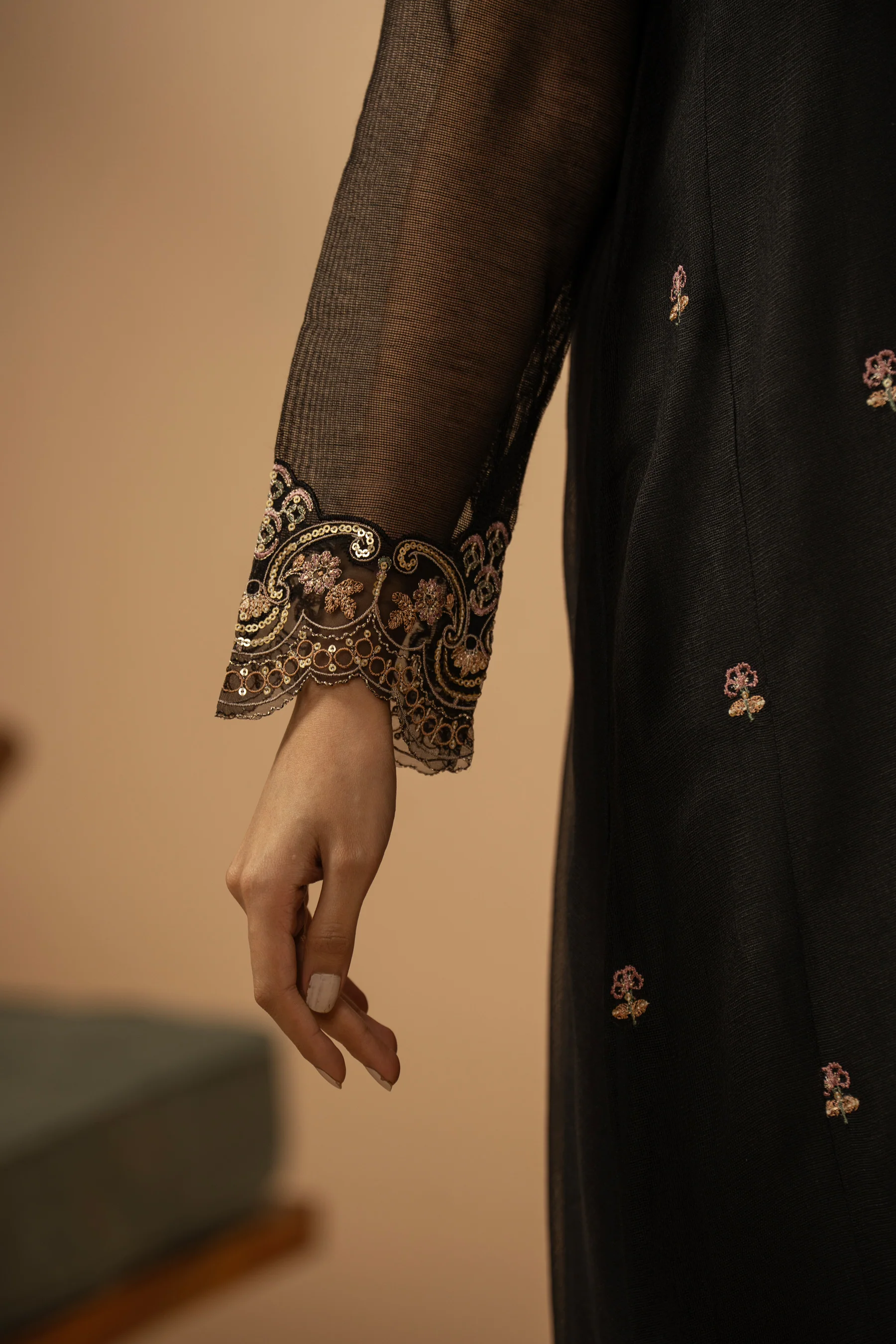 EMBROIDERED KHAADI NET STITCHED 3 PIECE SUIT - Image 7