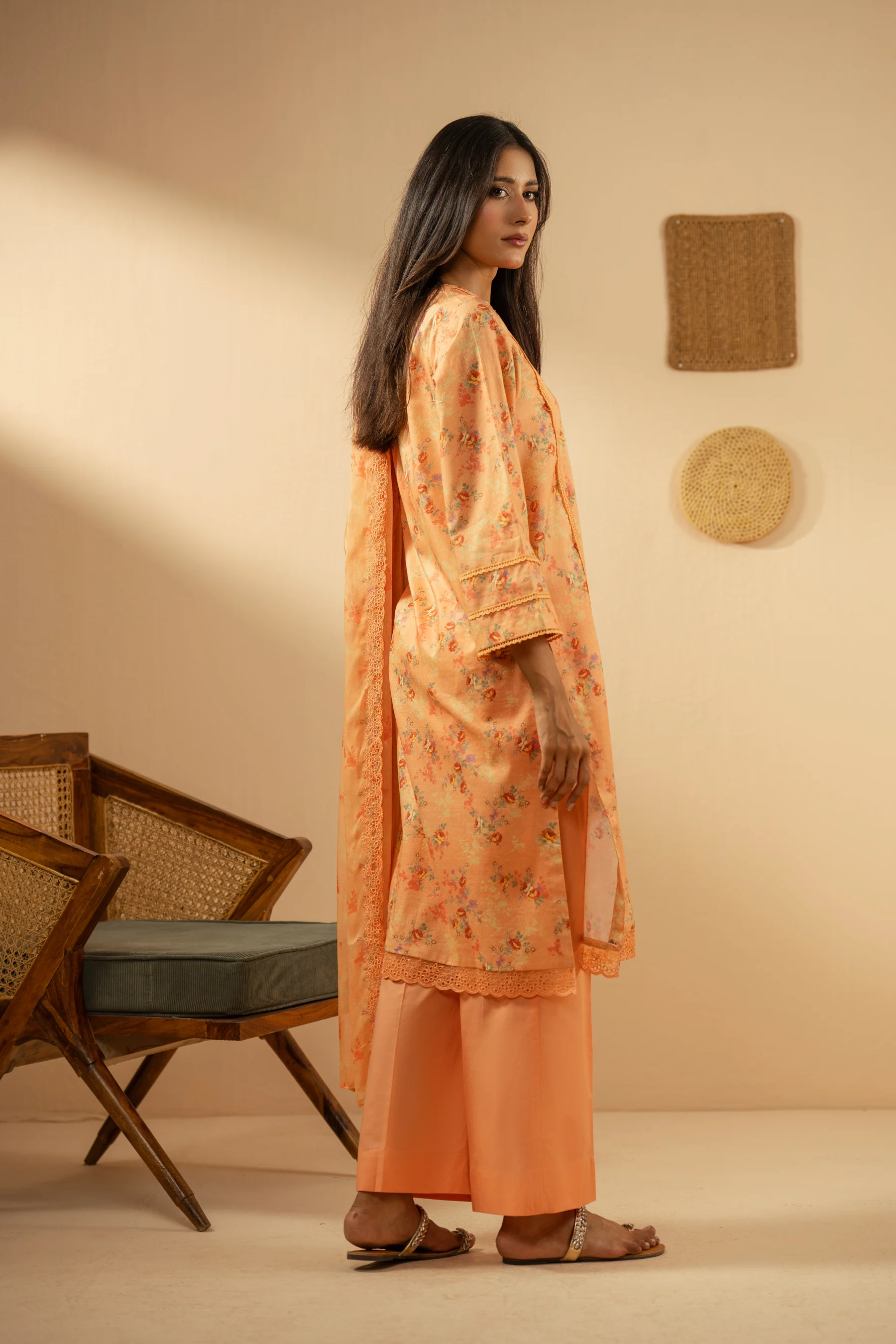EMBROIDERED LAWN UNSTITCHED 3 PIECE SUIT - Image 6