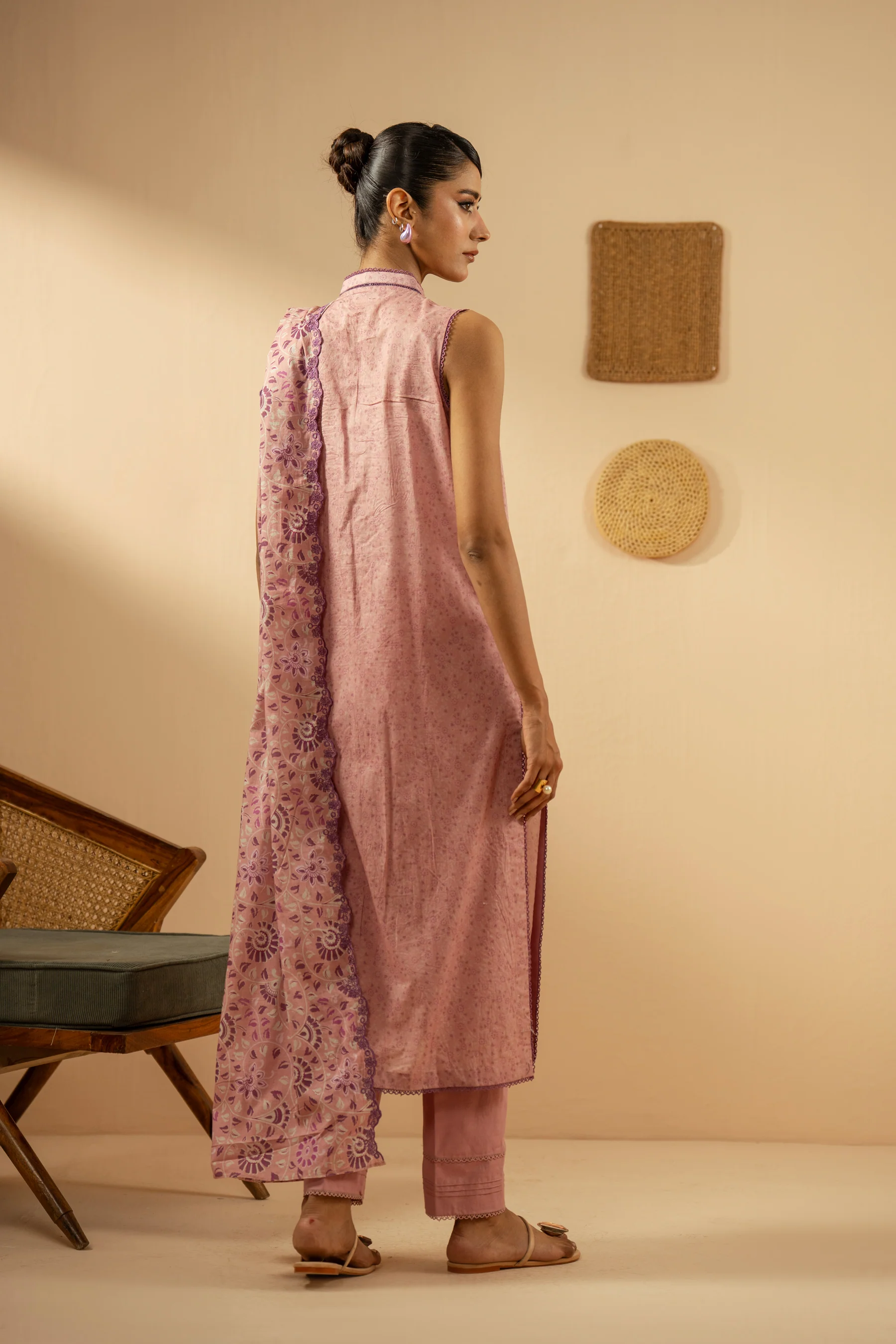 EMBROIDERED LAWN UNSTITCHED 3 PIECE SUIT - Image 5