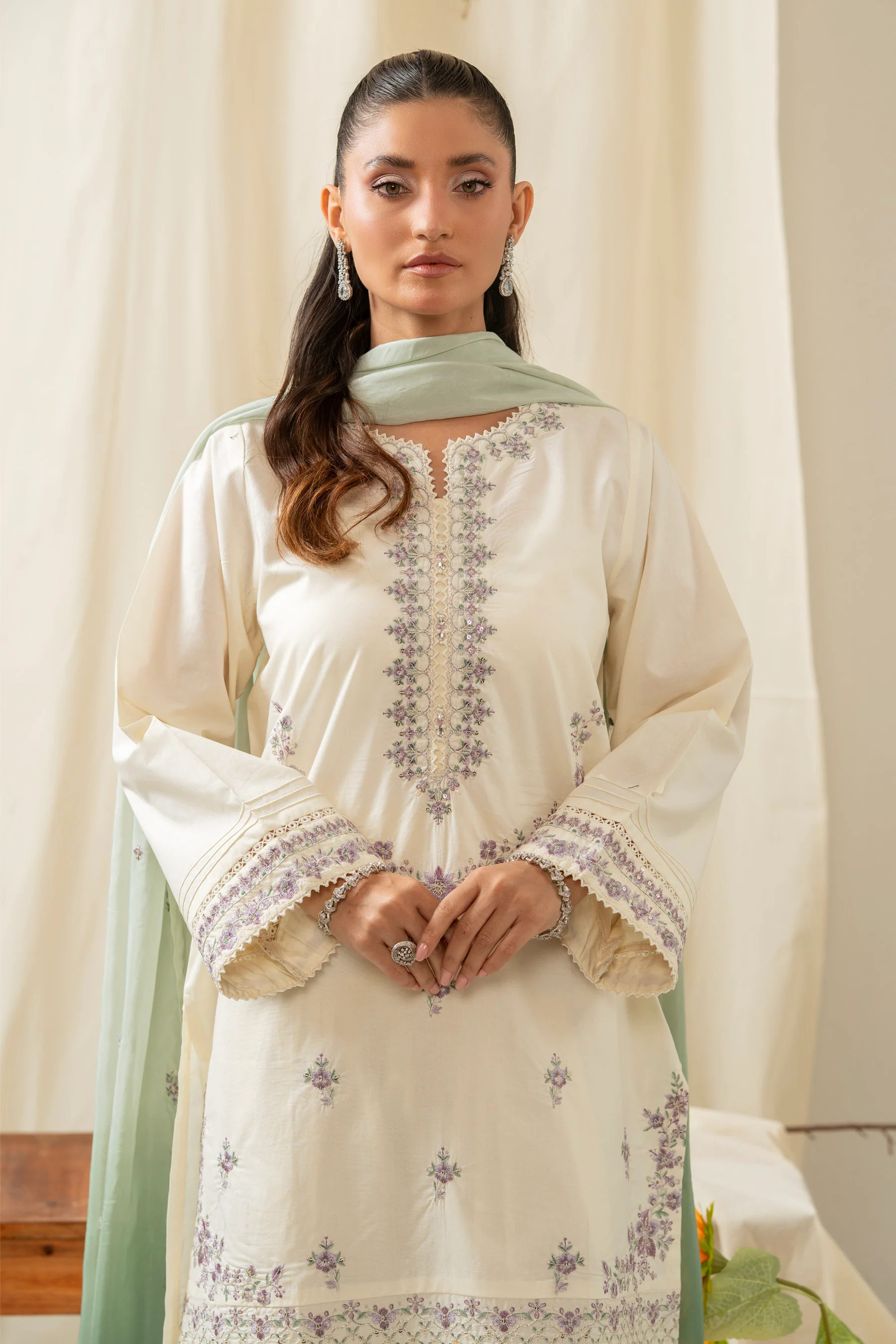 EMBROIDERED OAK SILK STITCHED 3 PIECE SUIT - Image 5
