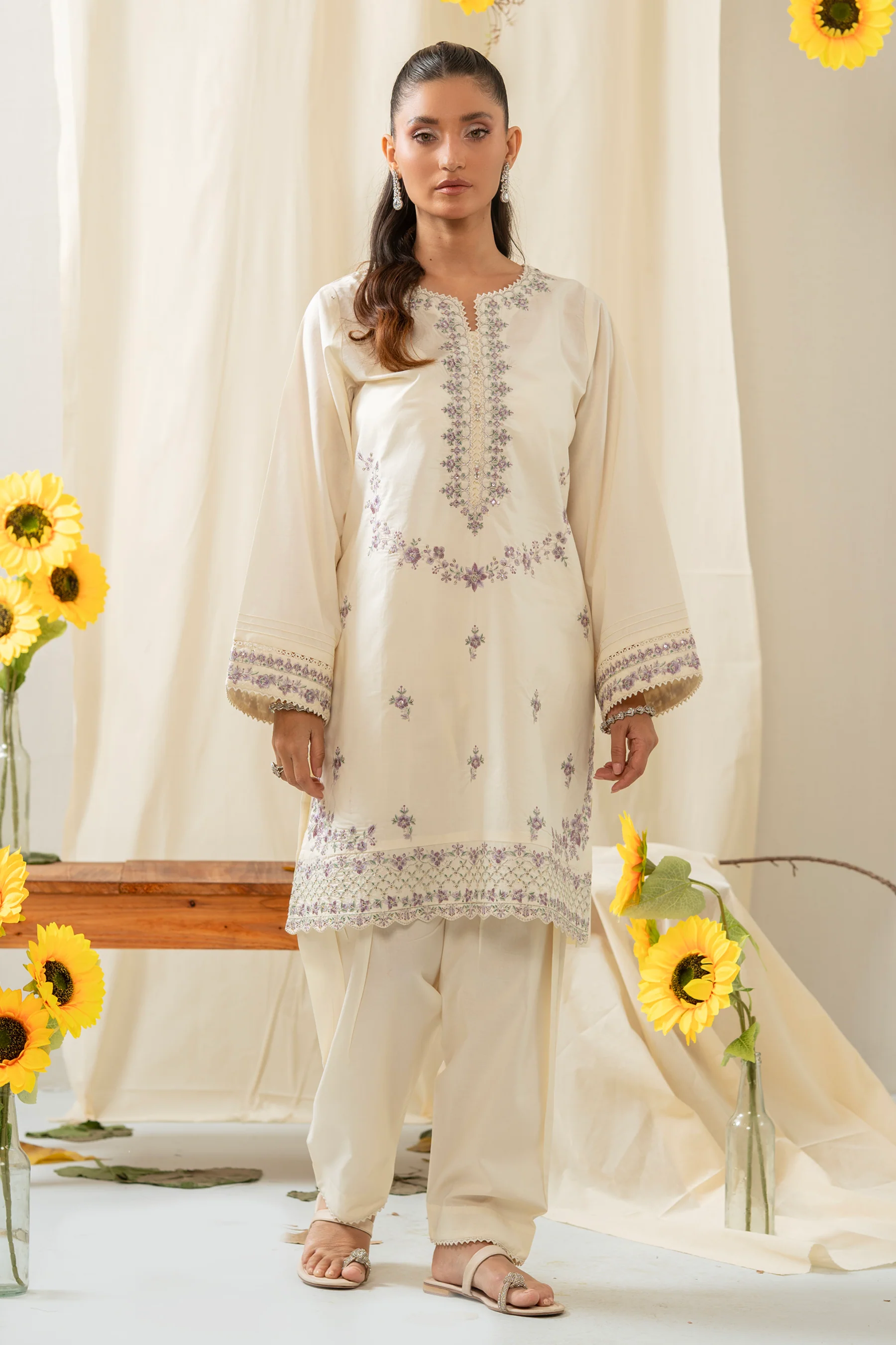 EMBROIDERED OAK SILK STITCHED 3 PIECE SUIT - Image 8