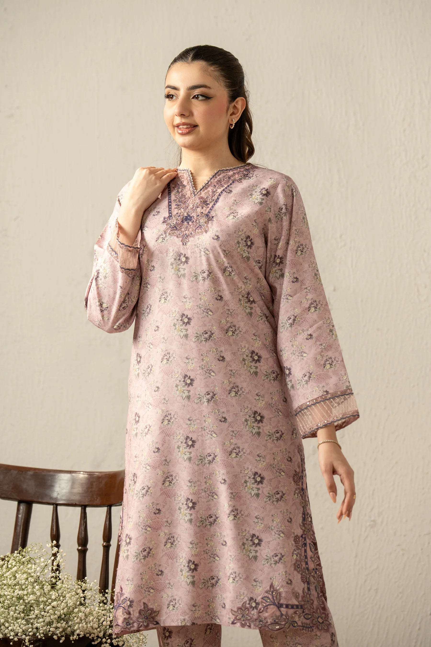 EMBROIDERED ORGANZA STITCHED 2 PIECE SUIT - Image 4