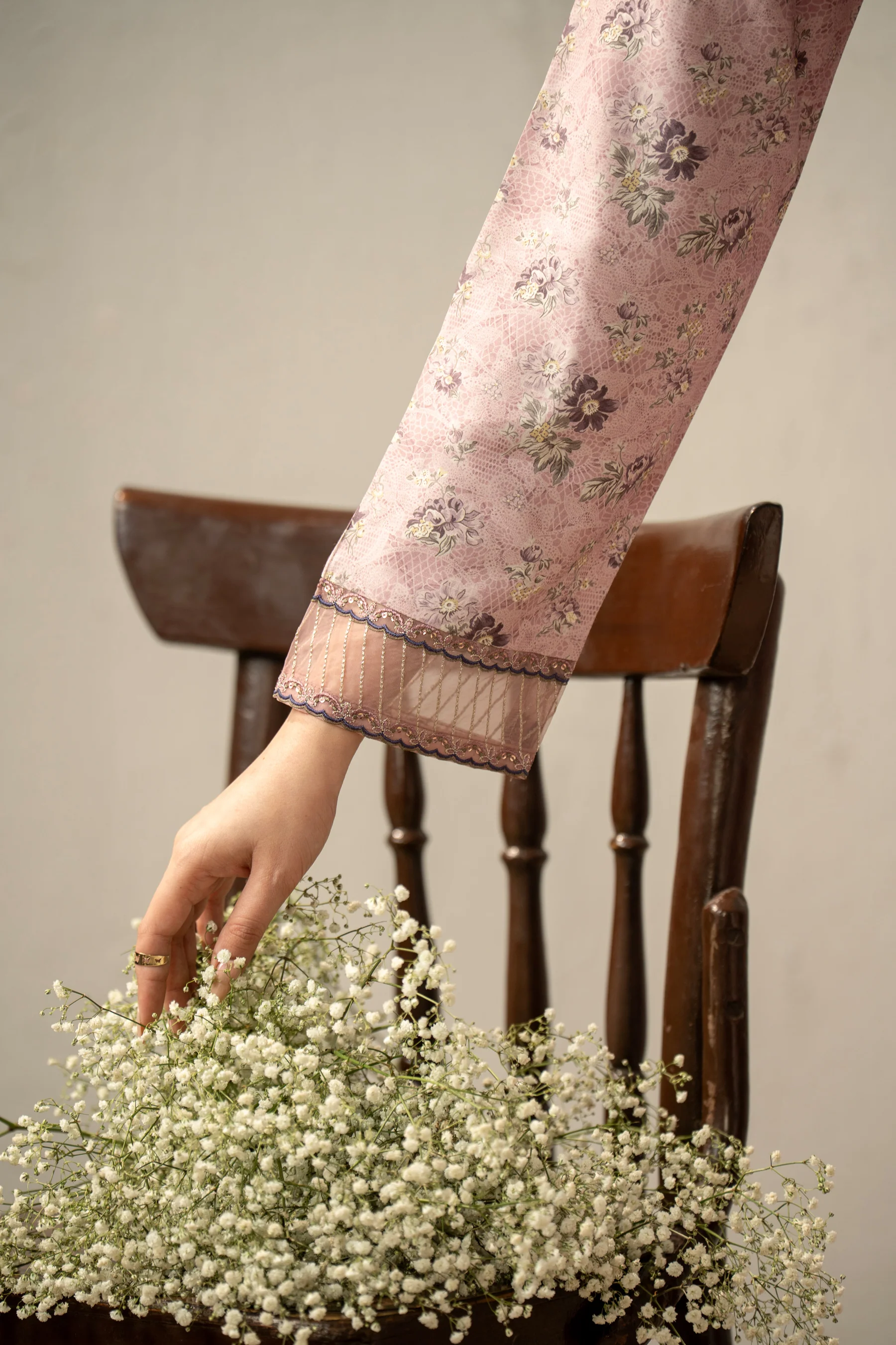 EMBROIDERED ORGANZA STITCHED 2 PIECE SUIT - Image 5