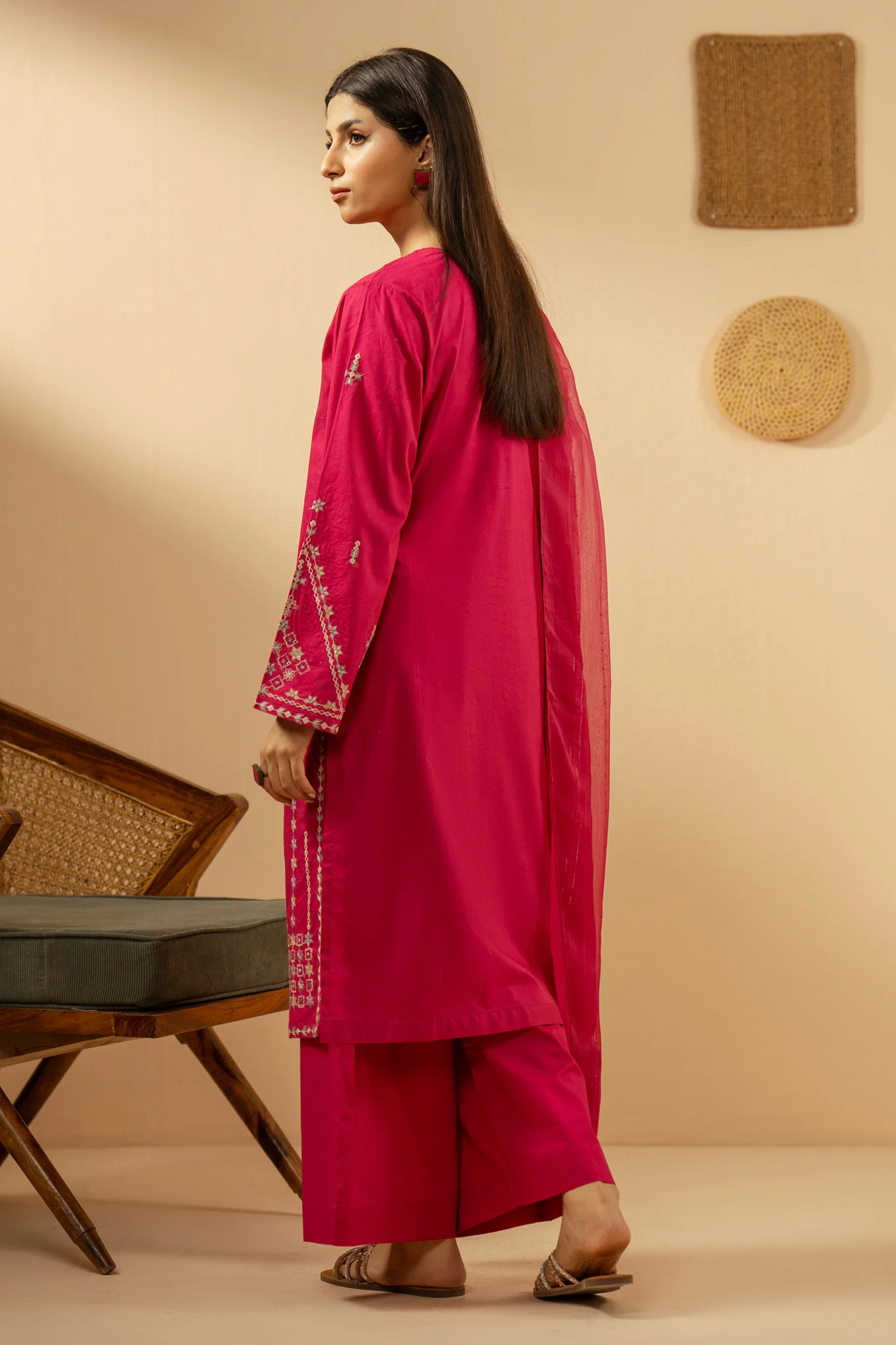 EMBROIDERED SLUB STITCHED 3 PIECE SUIT - Image 2