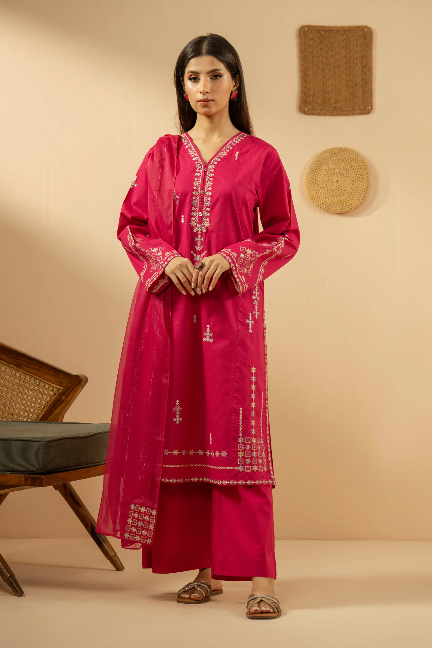 EMBROIDERED SLUB STITCHED 3 PIECE SUIT - Image 3