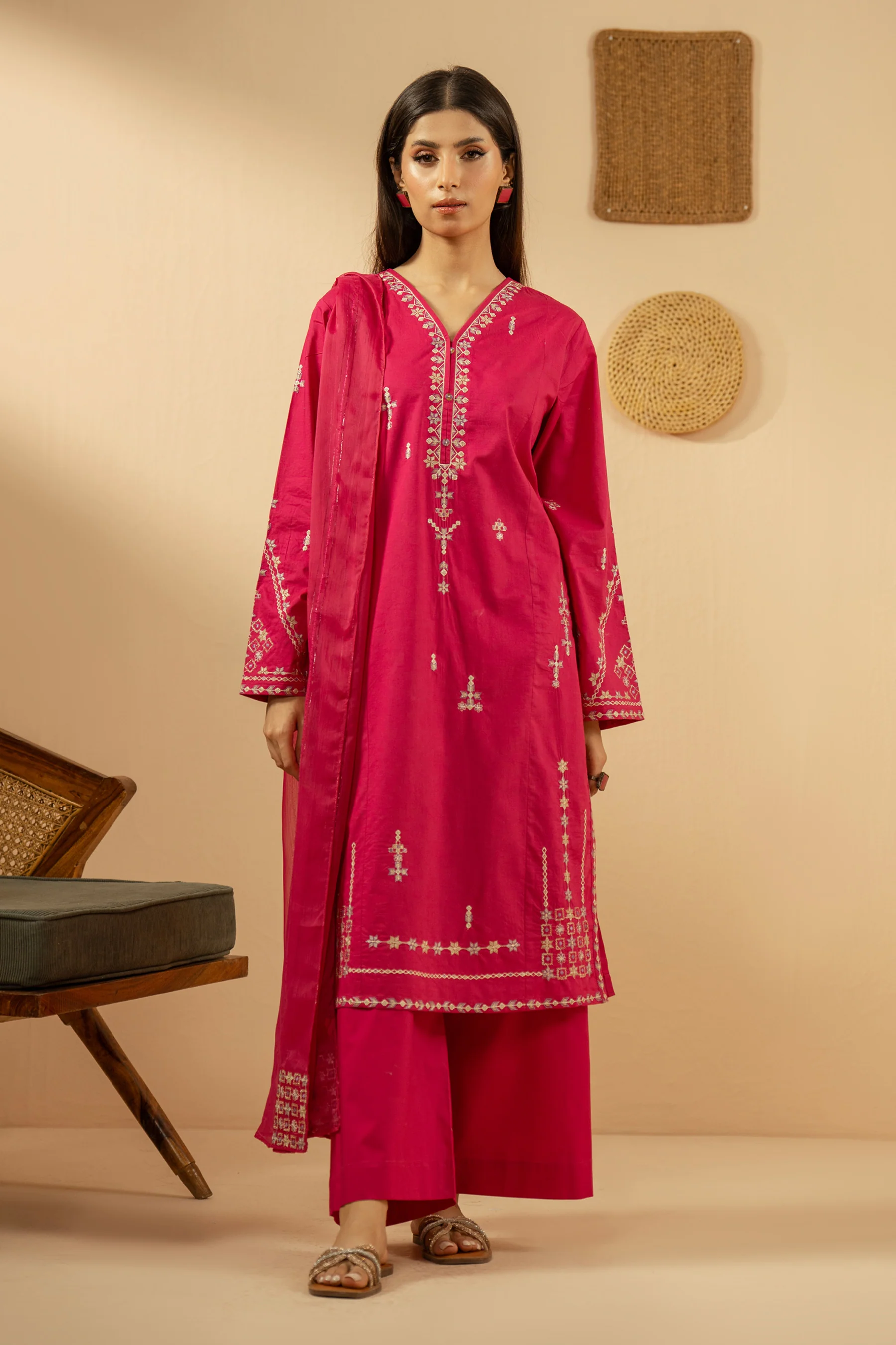 EMBROIDERED SLUB STITCHED 3 PIECE SUIT - Image 4
