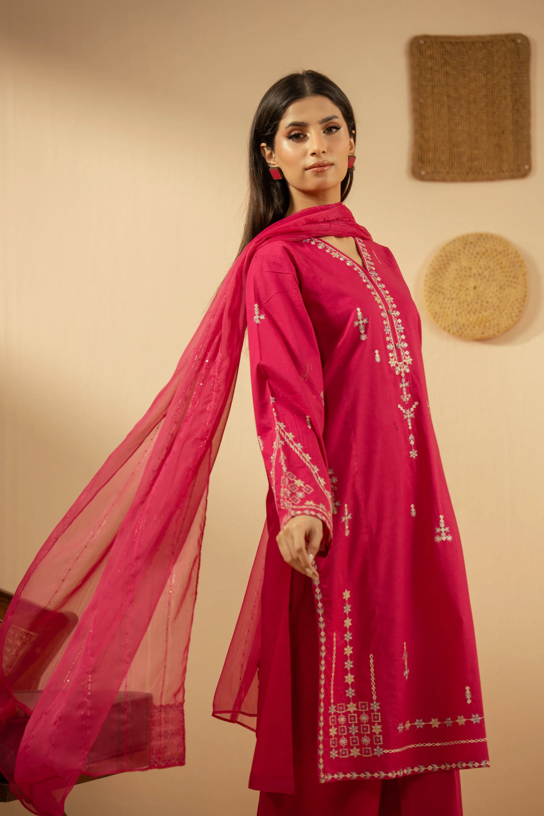 EMBROIDERED SLUB STITCHED 3 PIECE SUIT - Image 7