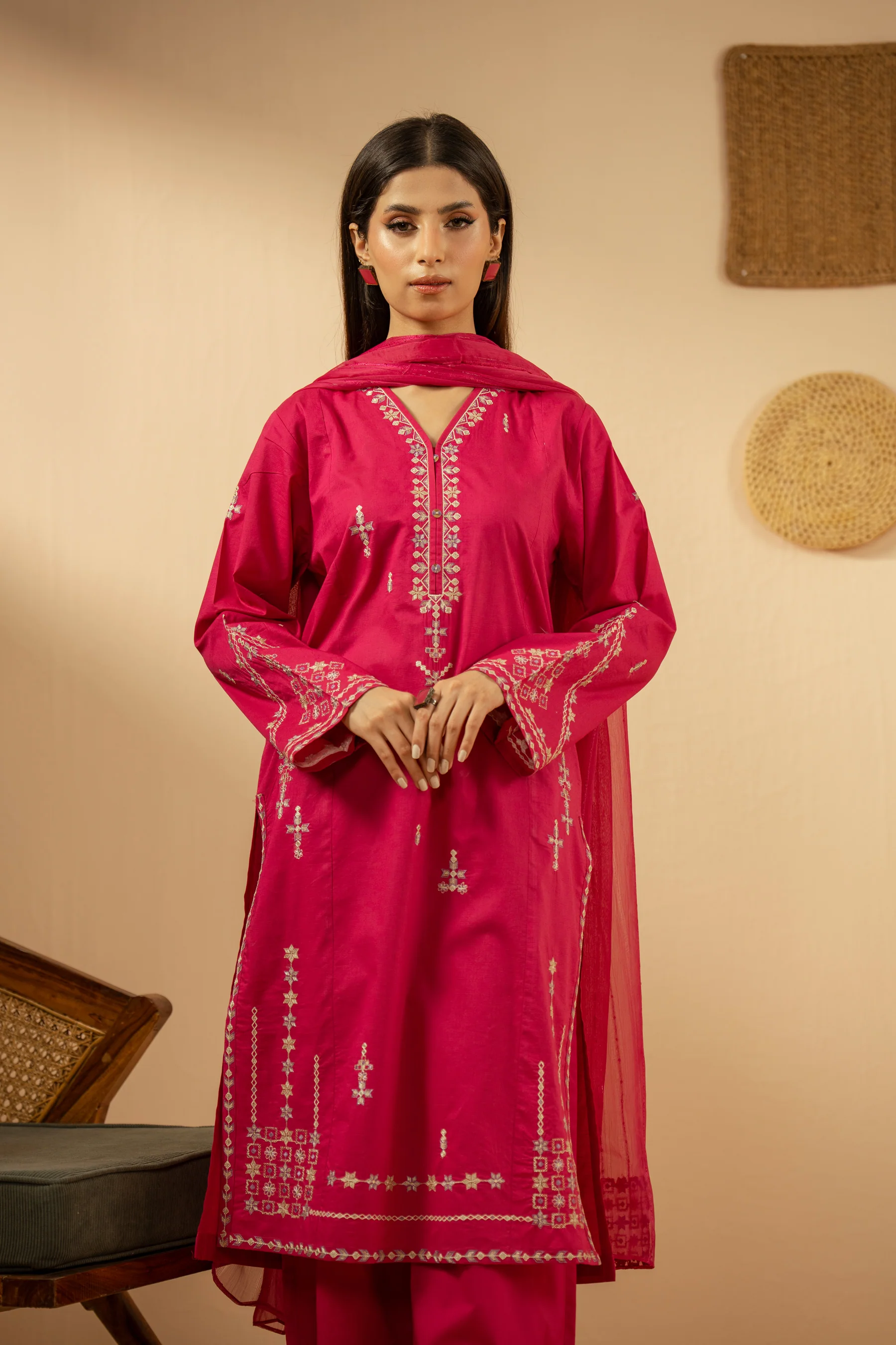 EMBROIDERED SLUB STITCHED 3 PIECE SUIT - Image 9