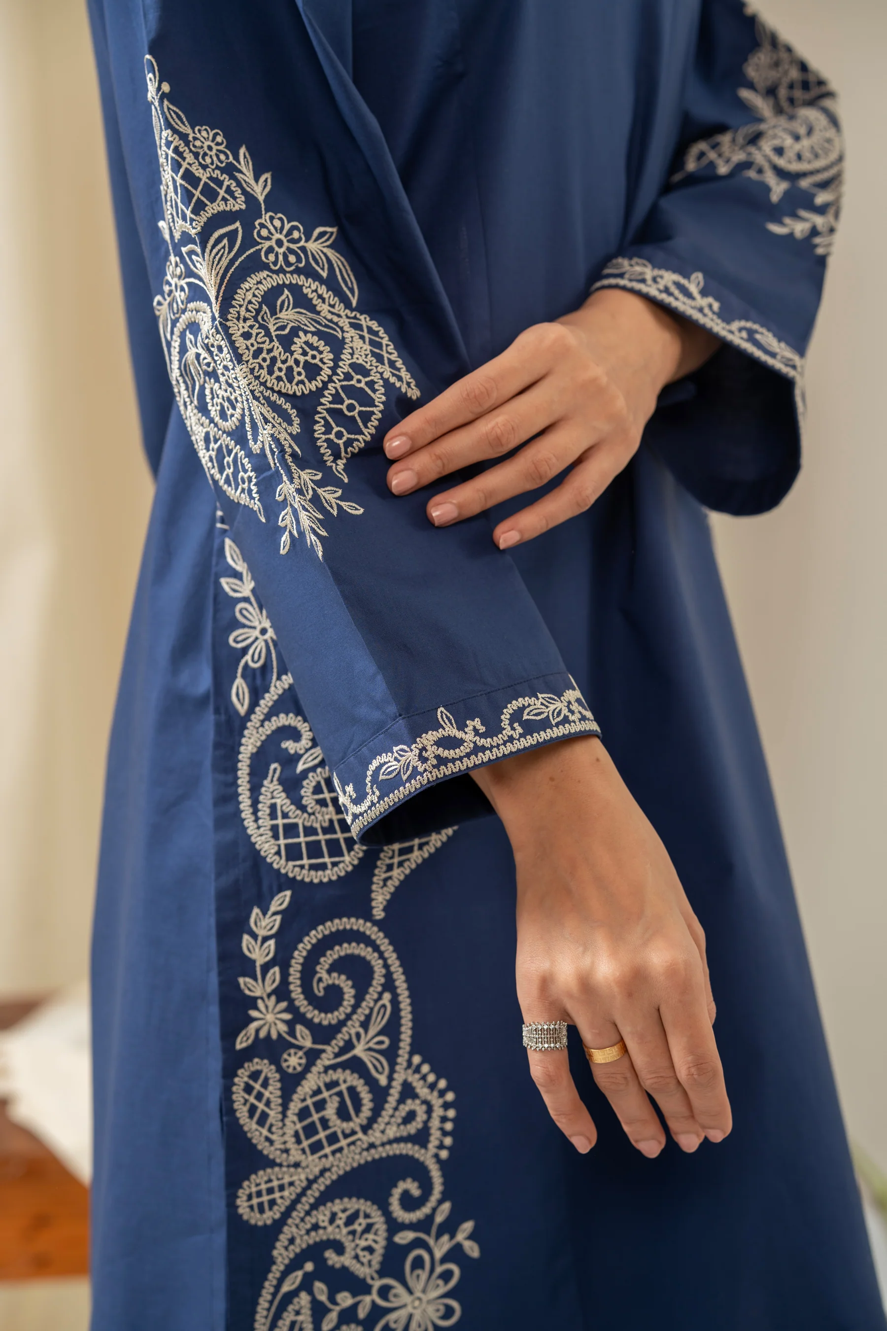 STITCHED EMBROIDERED CAMBRIC SUIT - Image 3