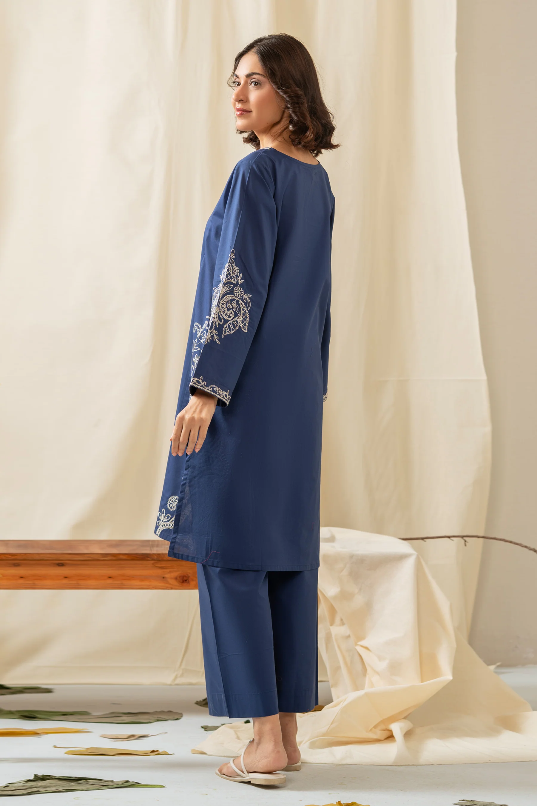 STITCHED EMBROIDERED CAMBRIC SUIT - Image 5