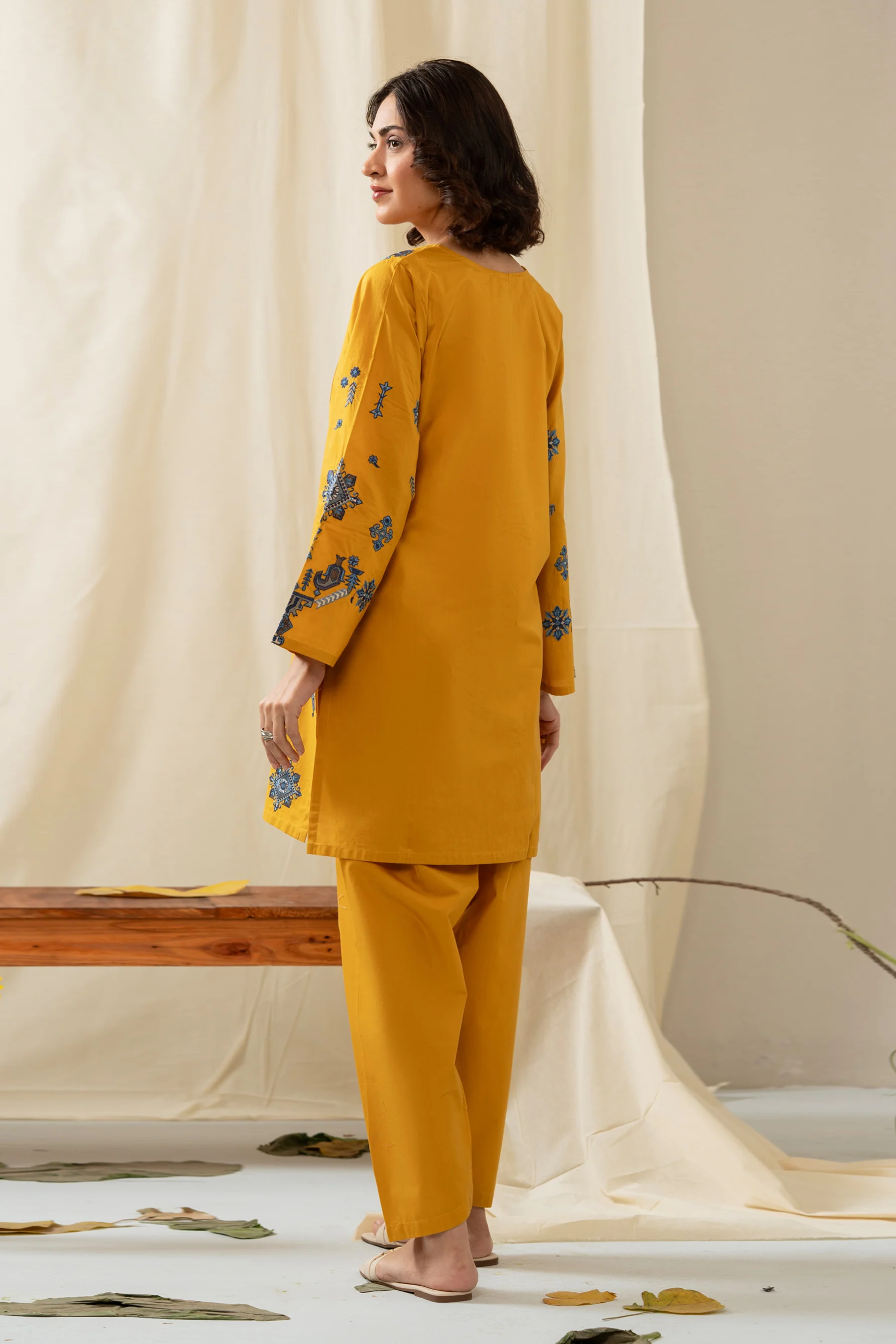 STITCHED EMBROIDERED CAMBRIC SUIT - Image 6