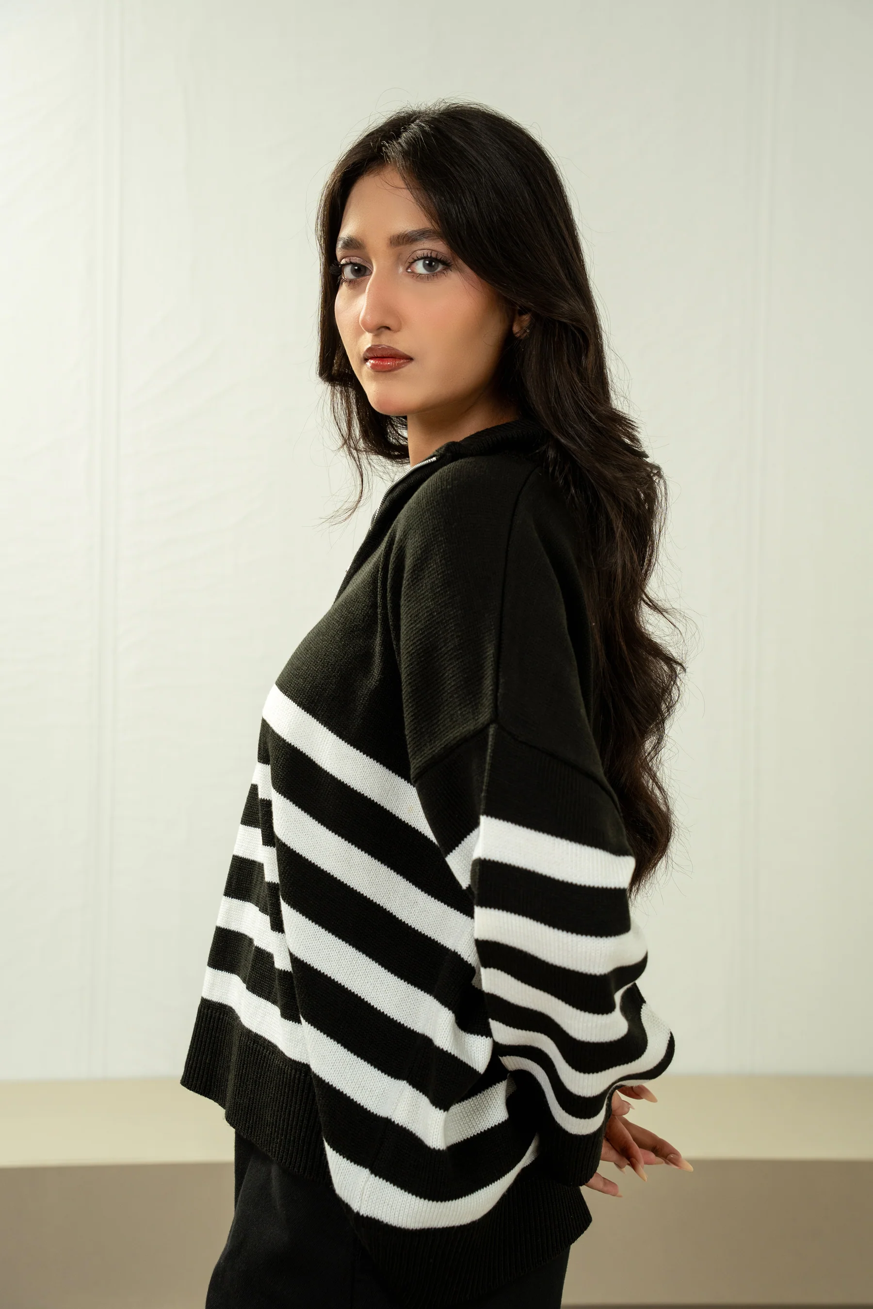 STYLIZED PULLOVER SWEATER - Image 2