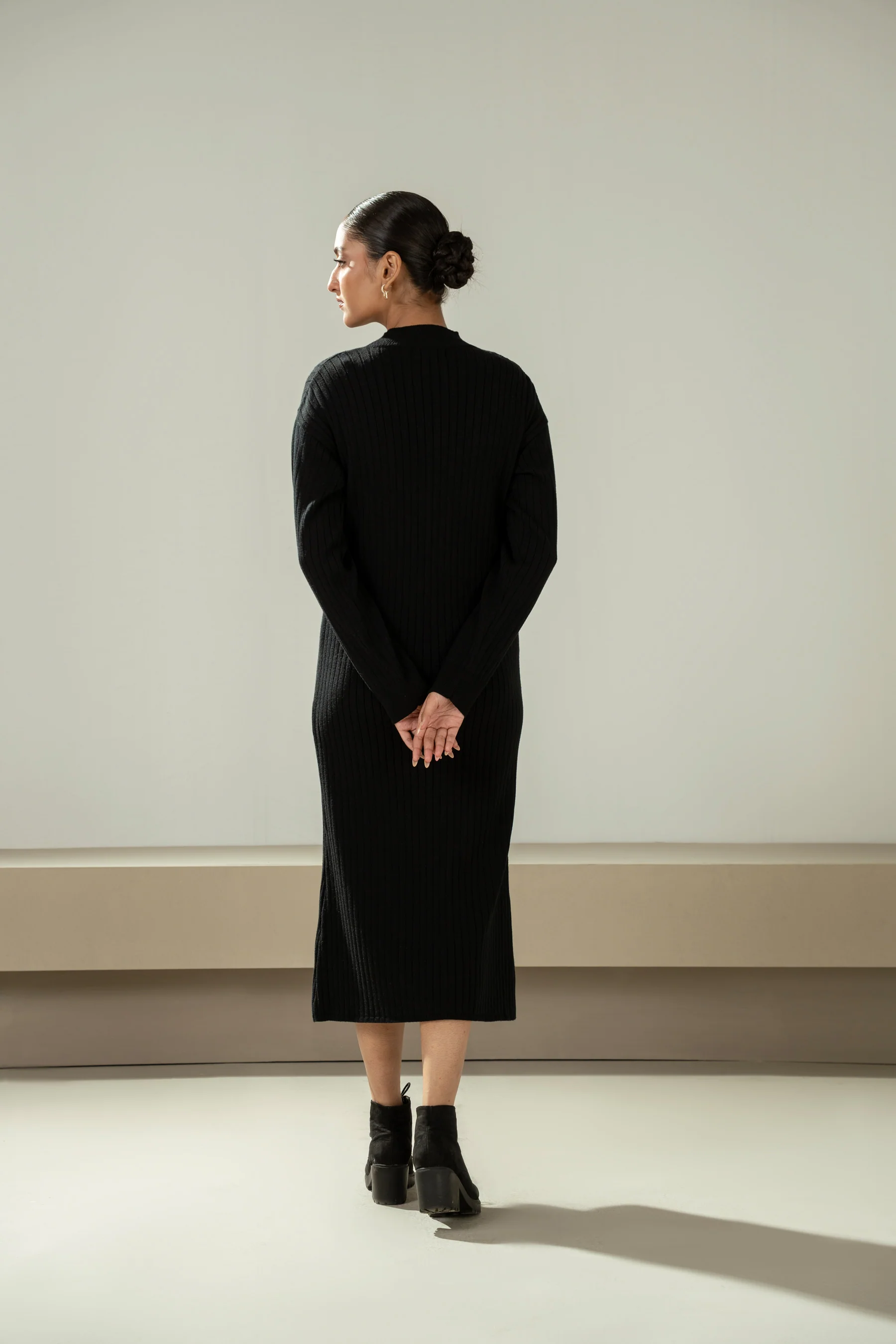 STYLIZED YARN DYED DRESS - Image 2