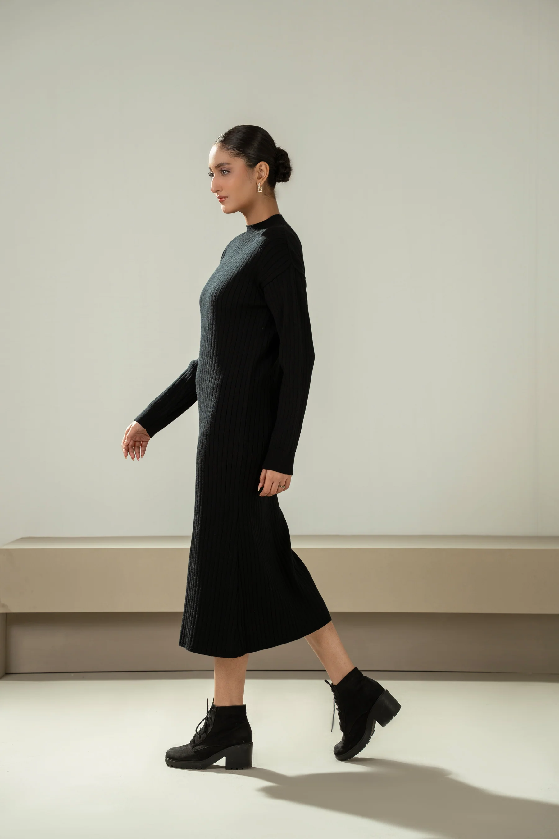 STYLIZED YARN DYED DRESS - Image 3