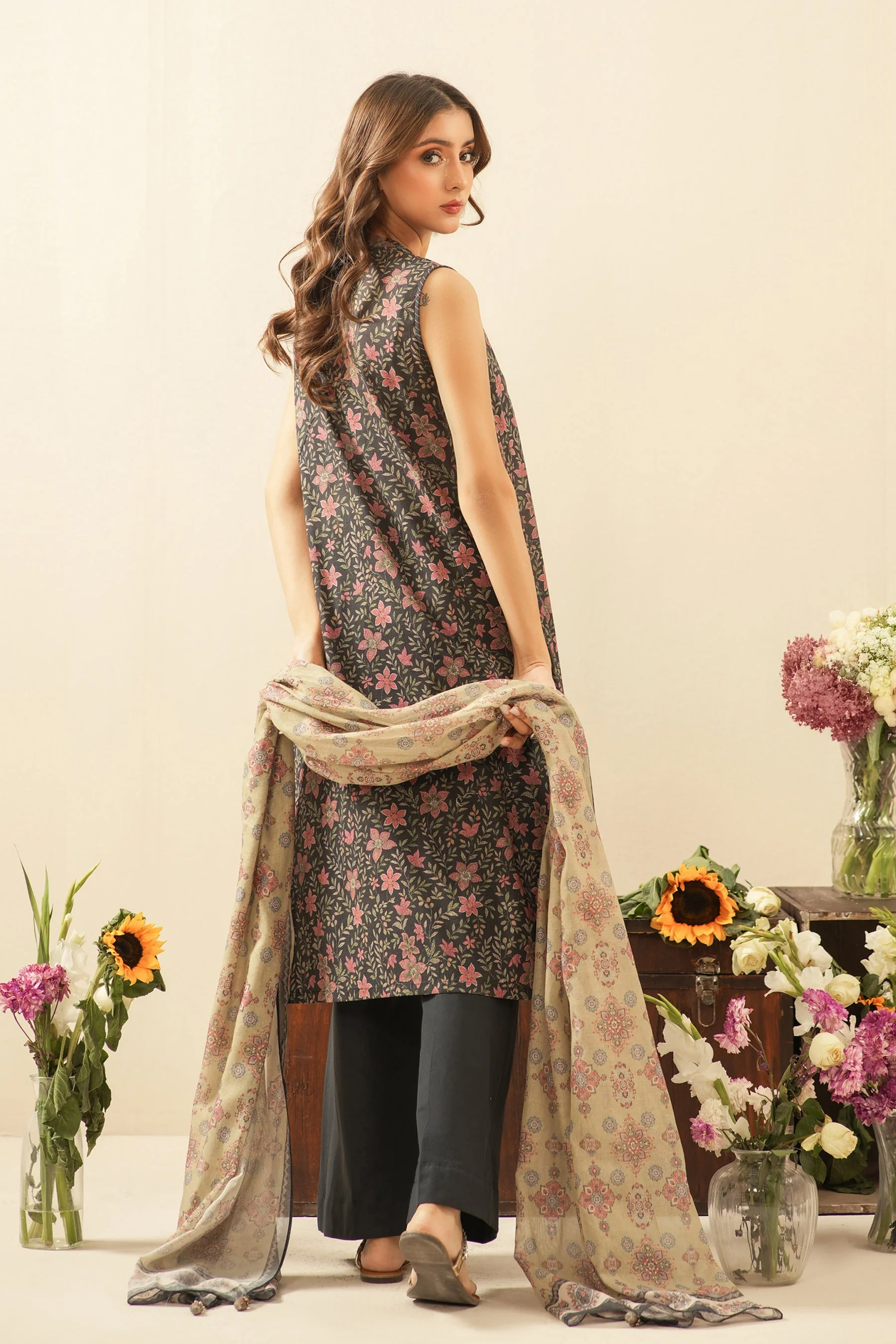 PRINTED LAWN UNSTITCHED 3 PIECE SUIT - Image 7