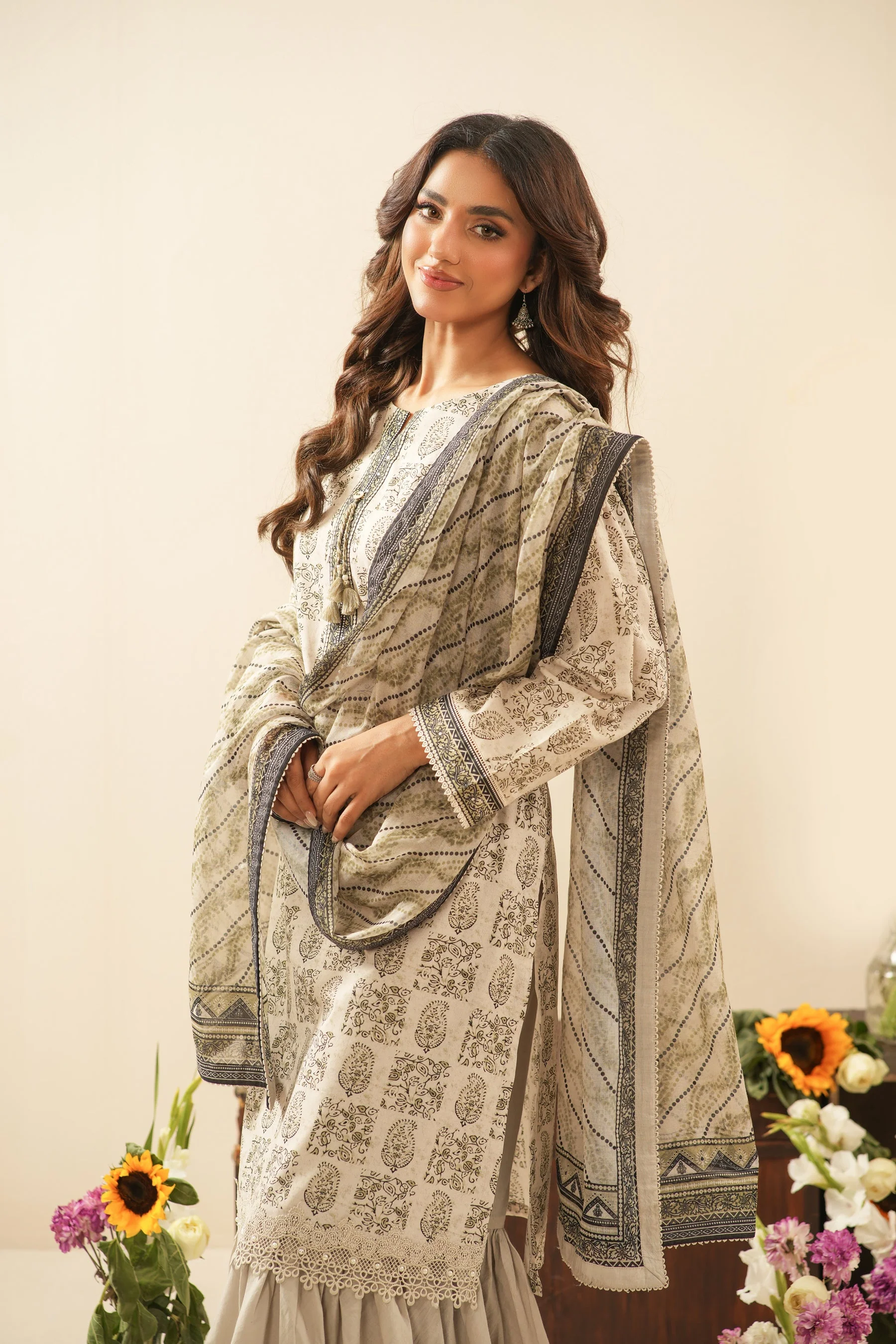 PRINTED LAWN UNSTITCHED 3 PIECE SUIT - Image 7