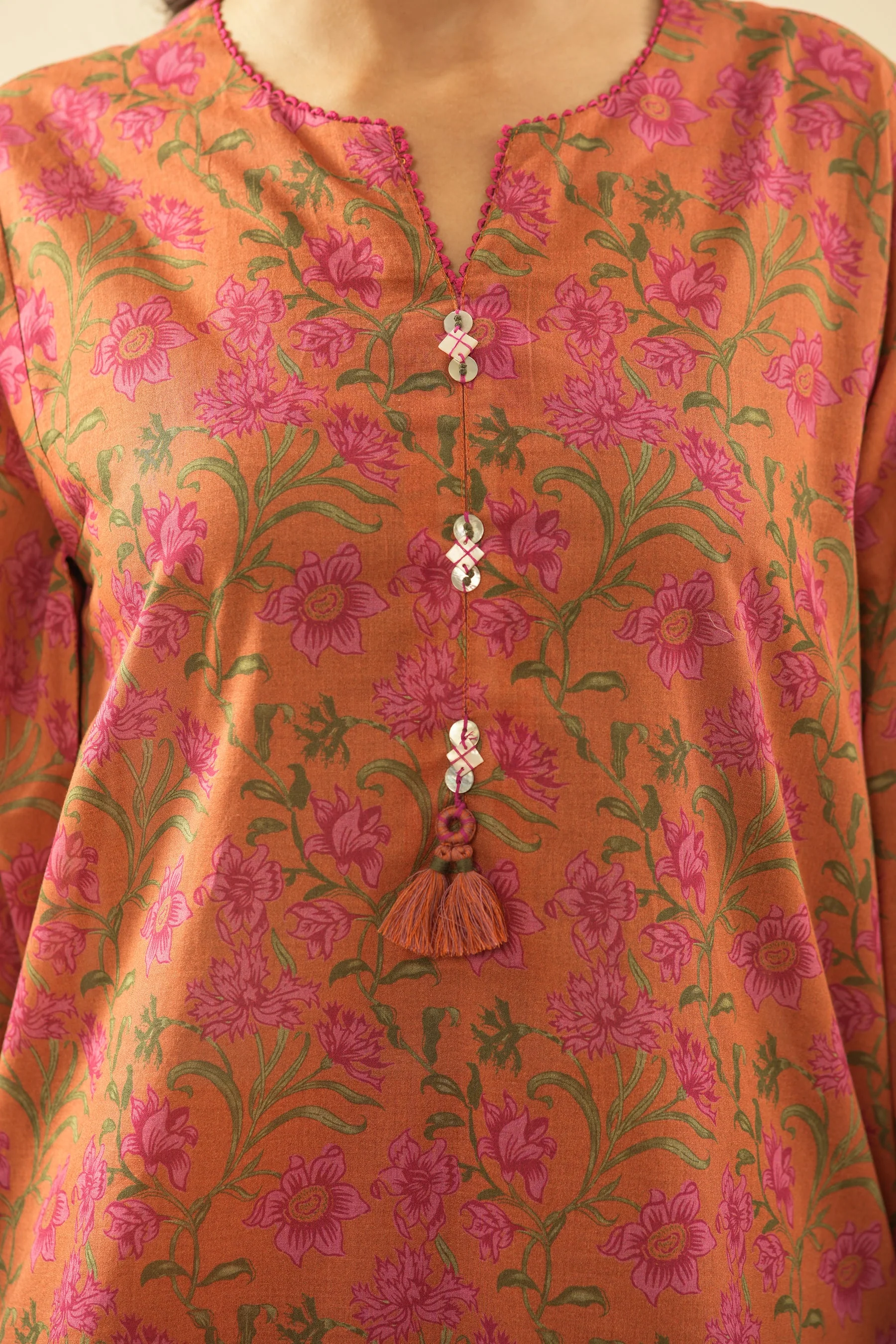 PRINTED LAWN UNSTITCHED 3 PIECE SUIT - Image 4