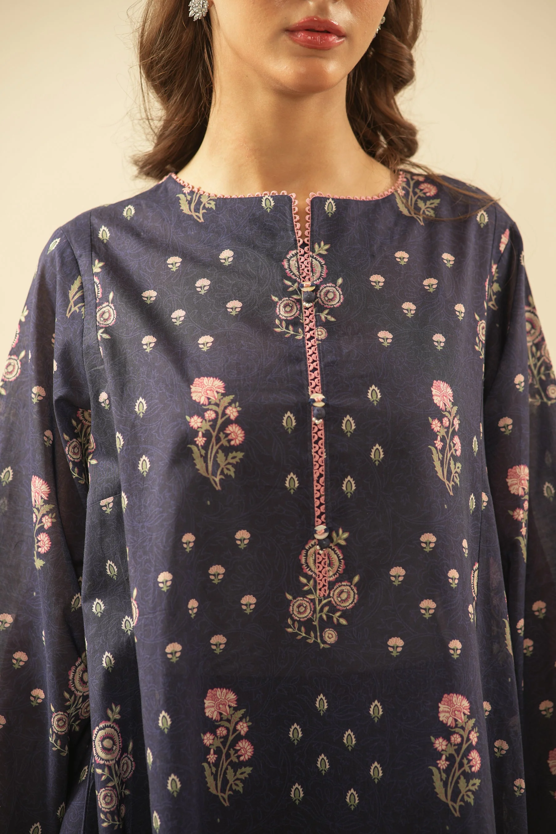 PRINTED LAWN UNSTITCHED 3 PIECE SUIT - Image 4