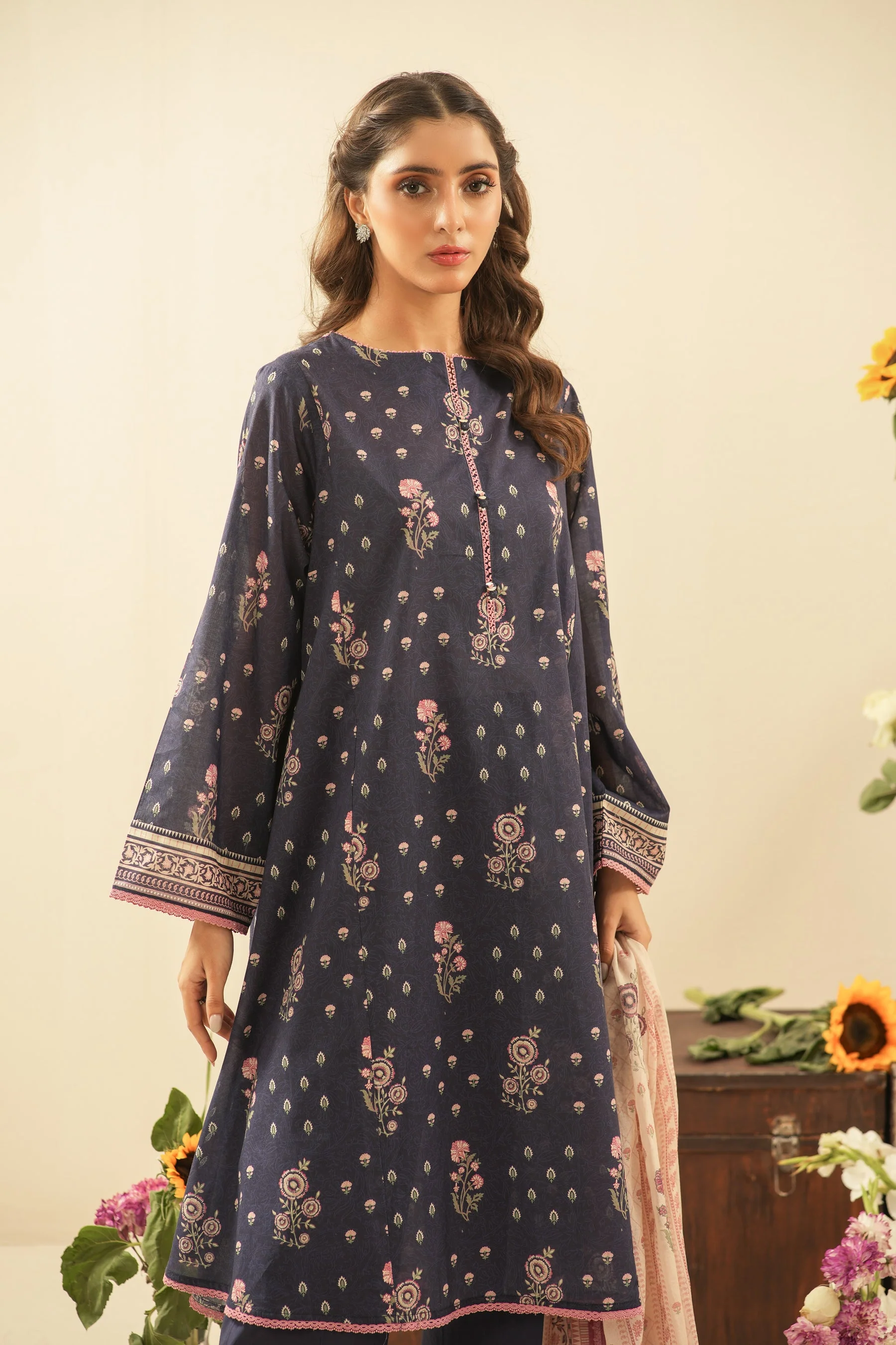 PRINTED LAWN UNSTITCHED 3 PIECE SUIT - Image 5