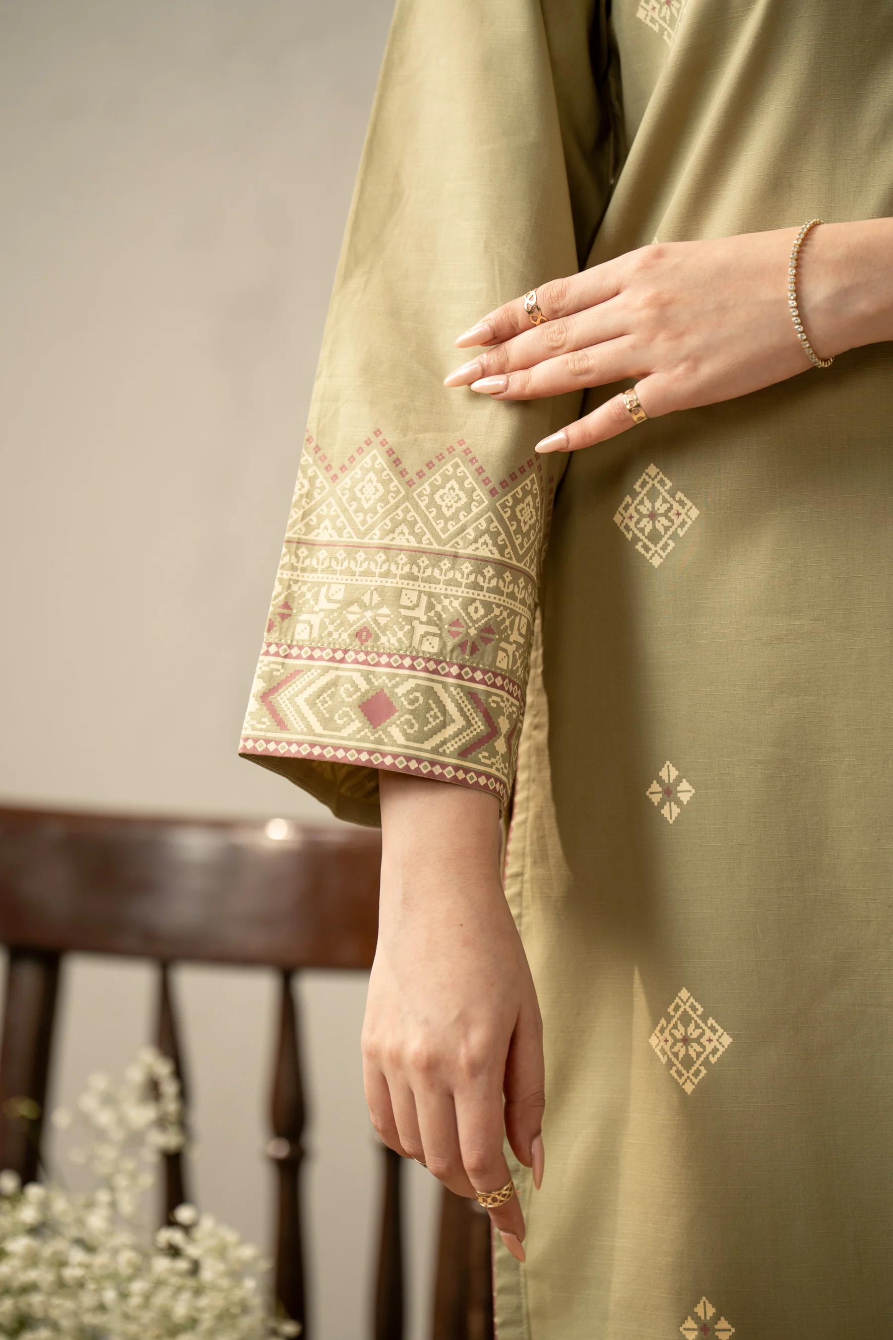 PRINTED SLUB LAWN STITCHED 2 PIECE SUIT - Image 6