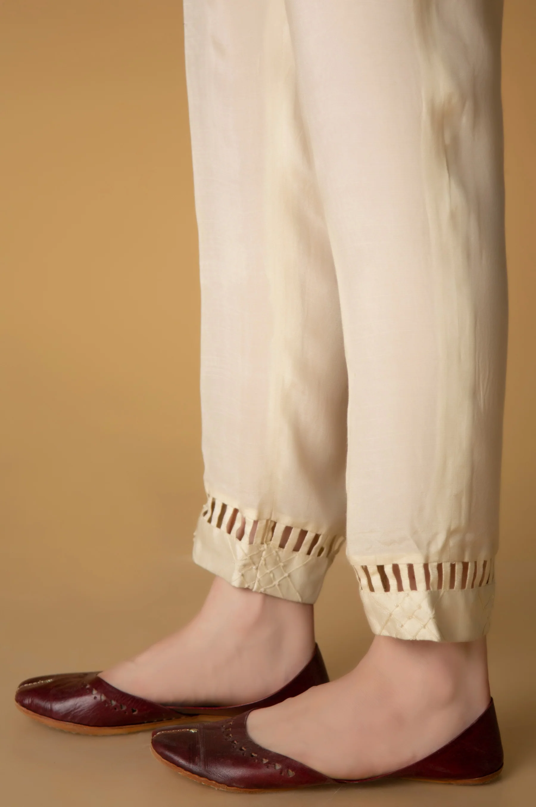 Embellished Rawsilk Cigarette Pants- Off White - Image 4