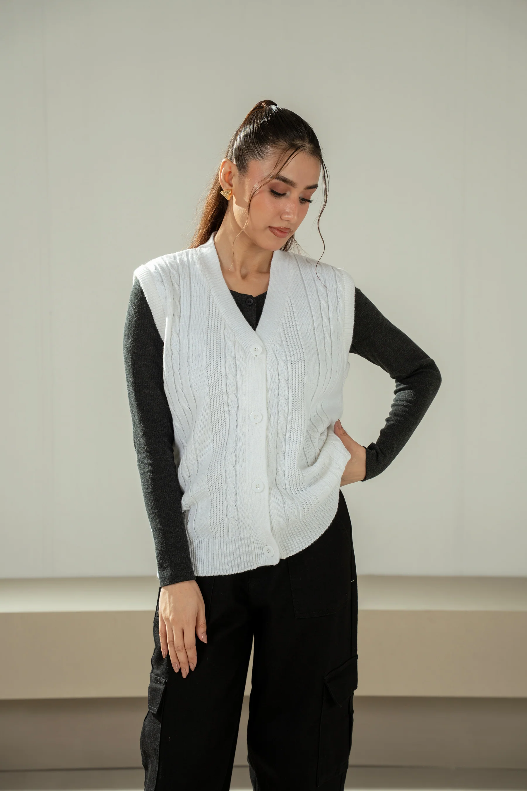 STYLIZED BUTTON DOWN CARDIGAN - Image 4