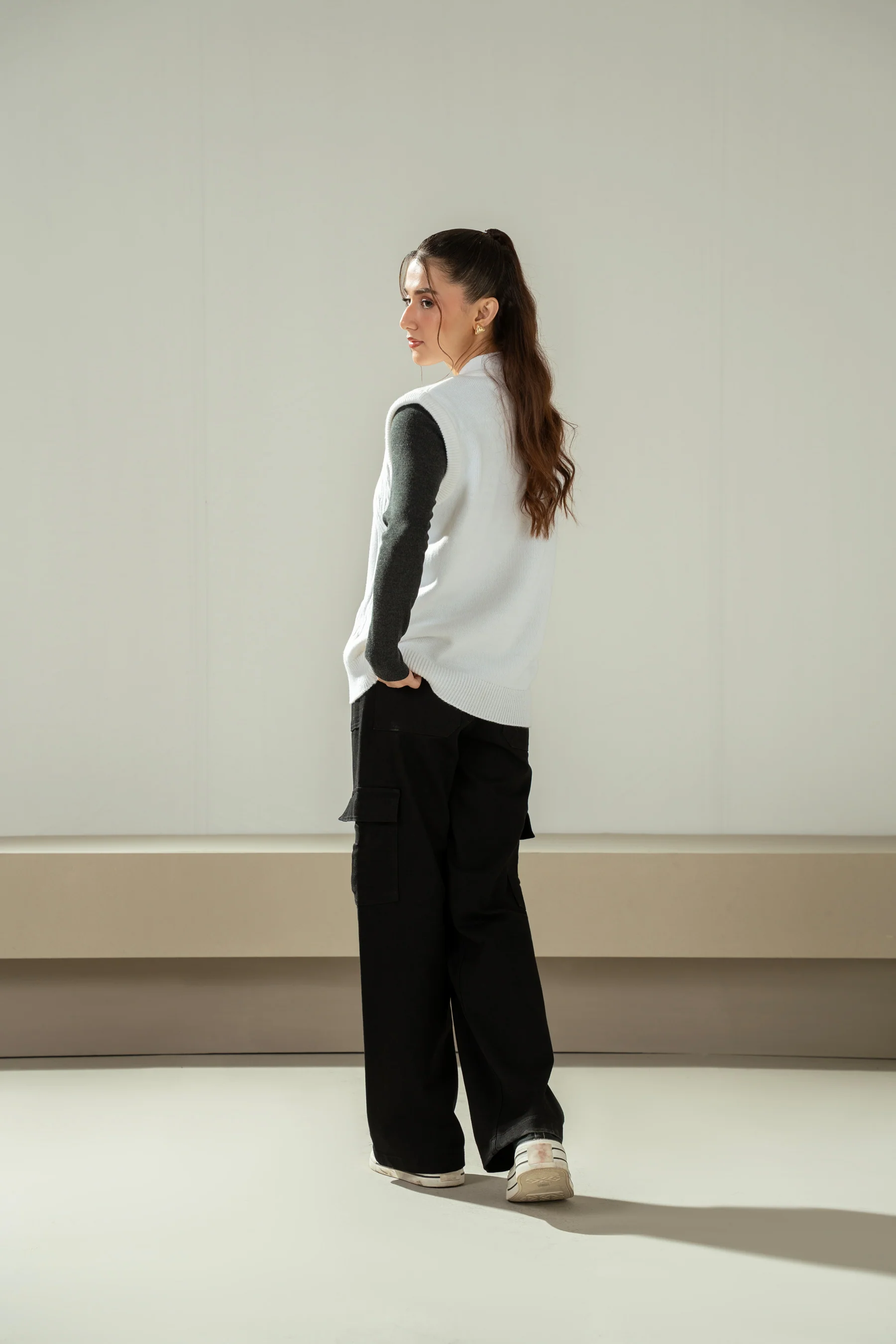 STYLIZED BUTTON DOWN CARDIGAN - Image 6