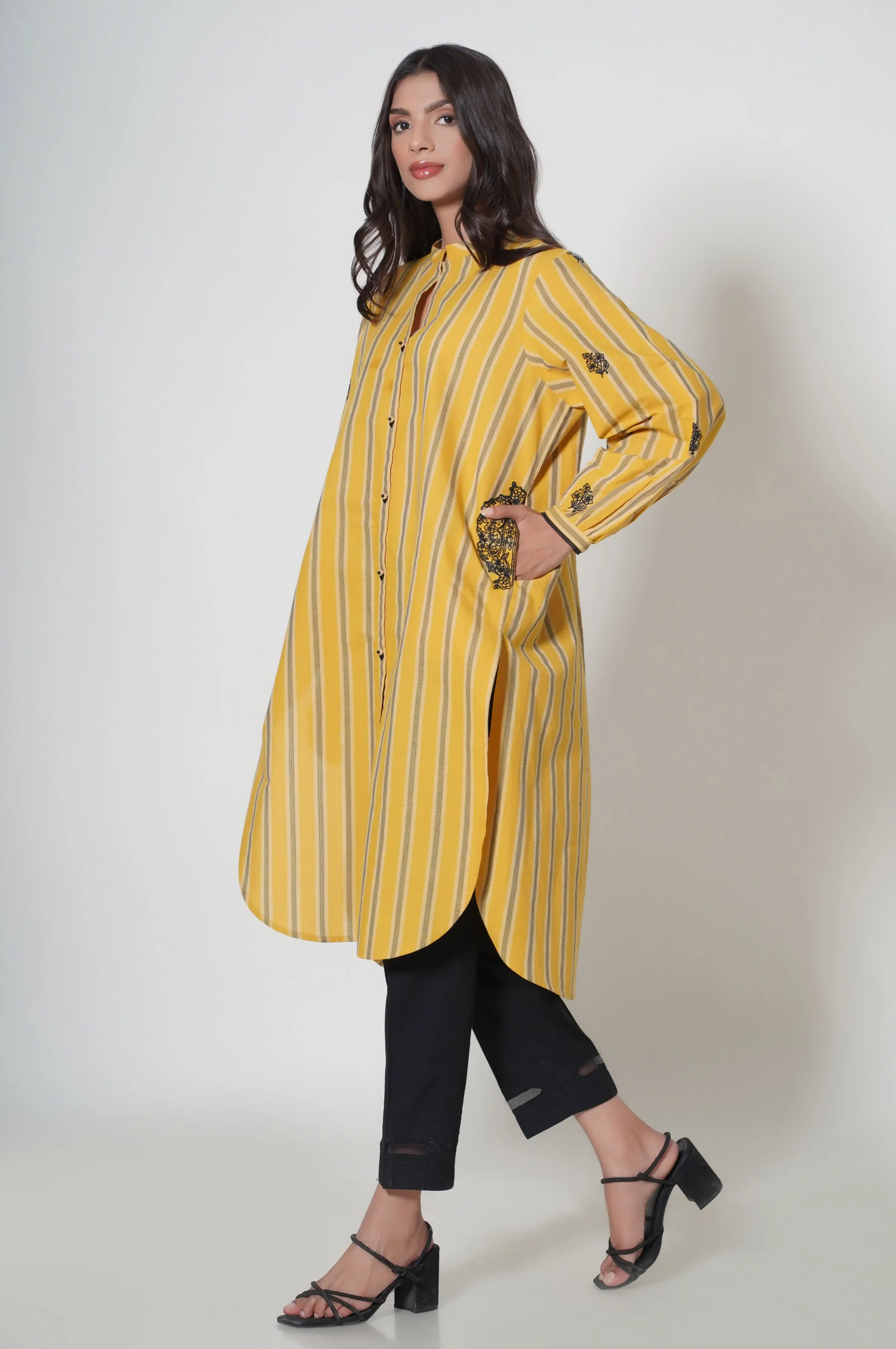 Stitched 1 Piece Yarn Dyed Shirt - Image 4