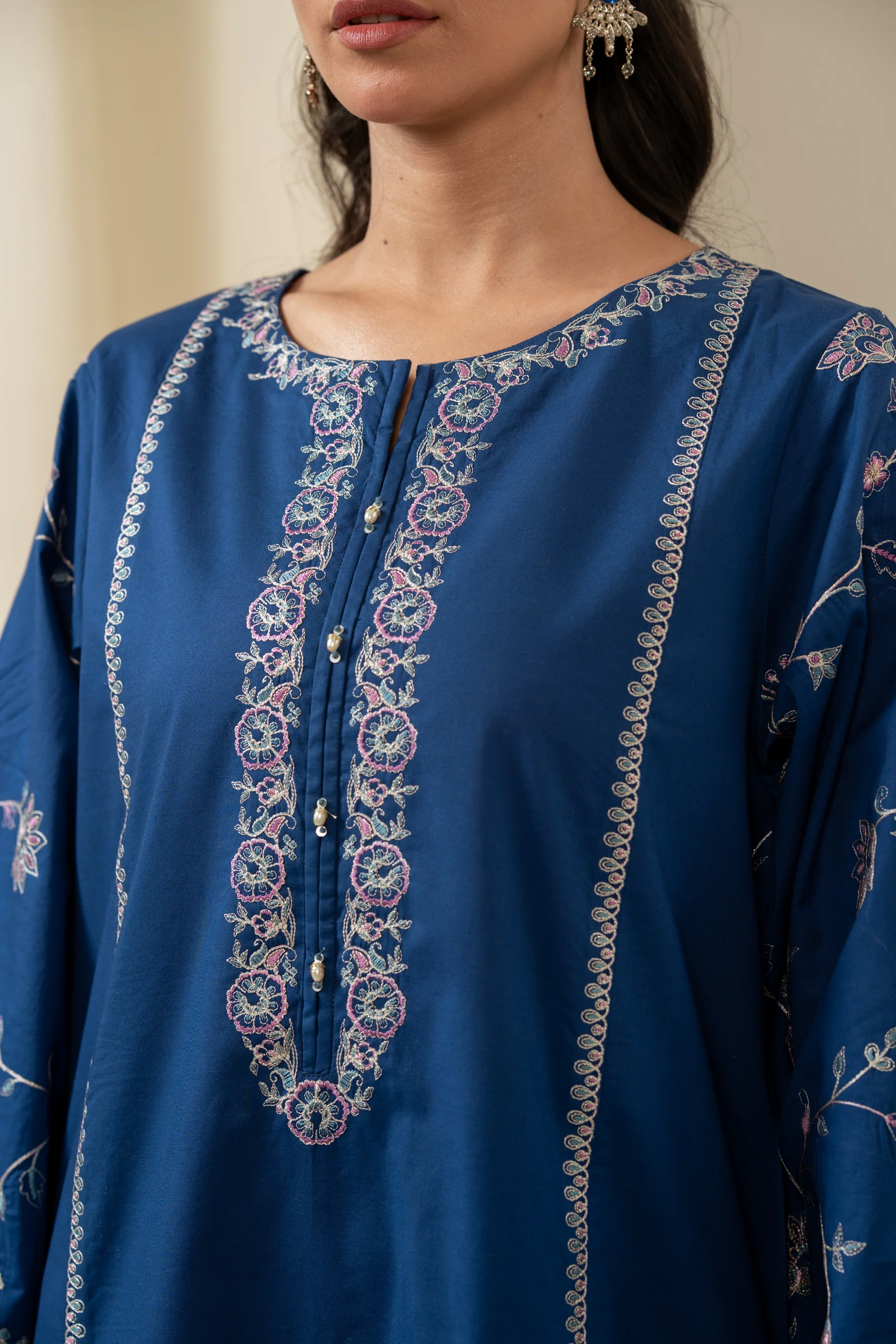 STITCHED EMBROIDERED CAMBRIC SUIT - Image 3