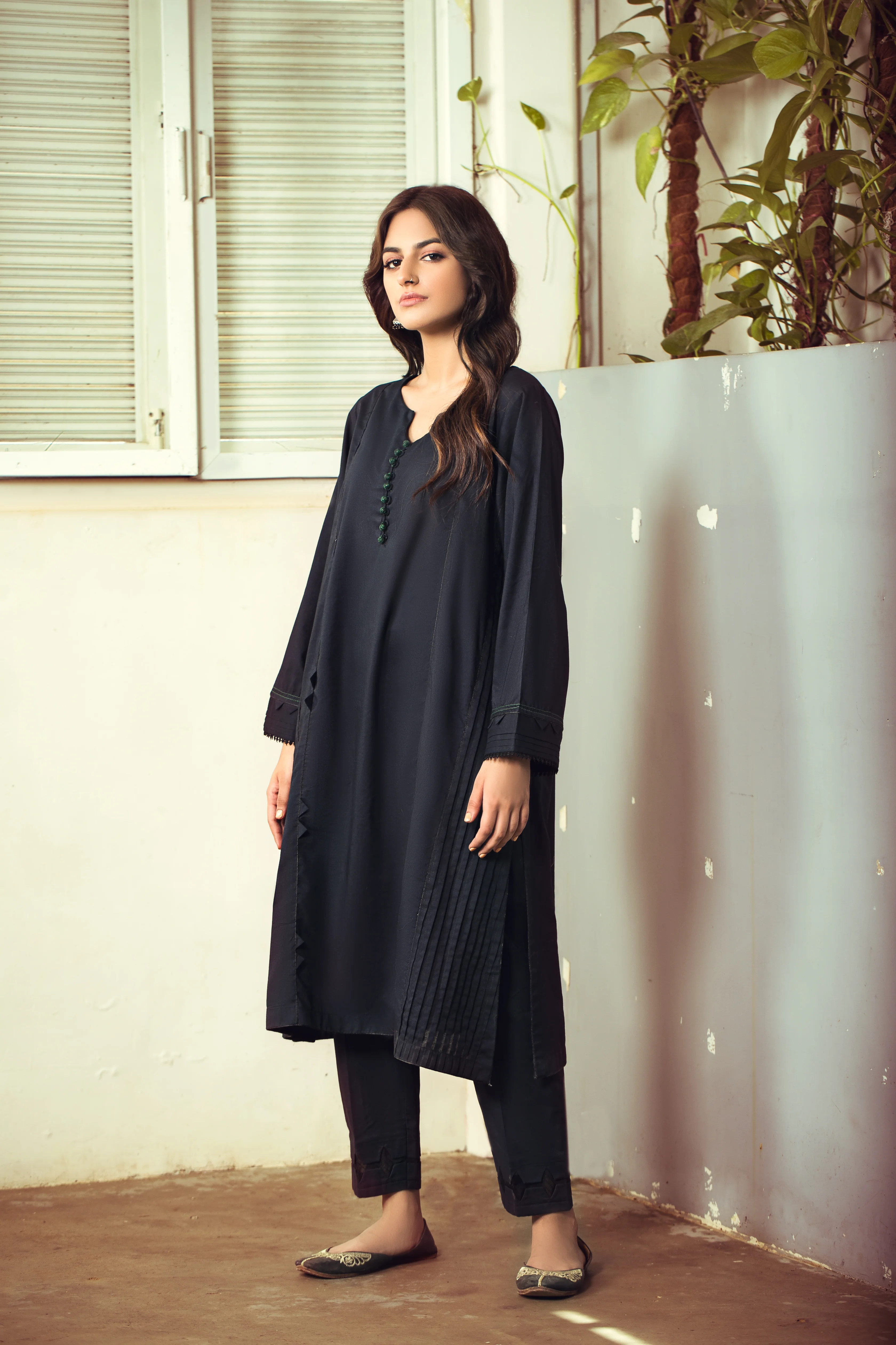 Stitched 1 Piece Embellished Shirt - Image 4