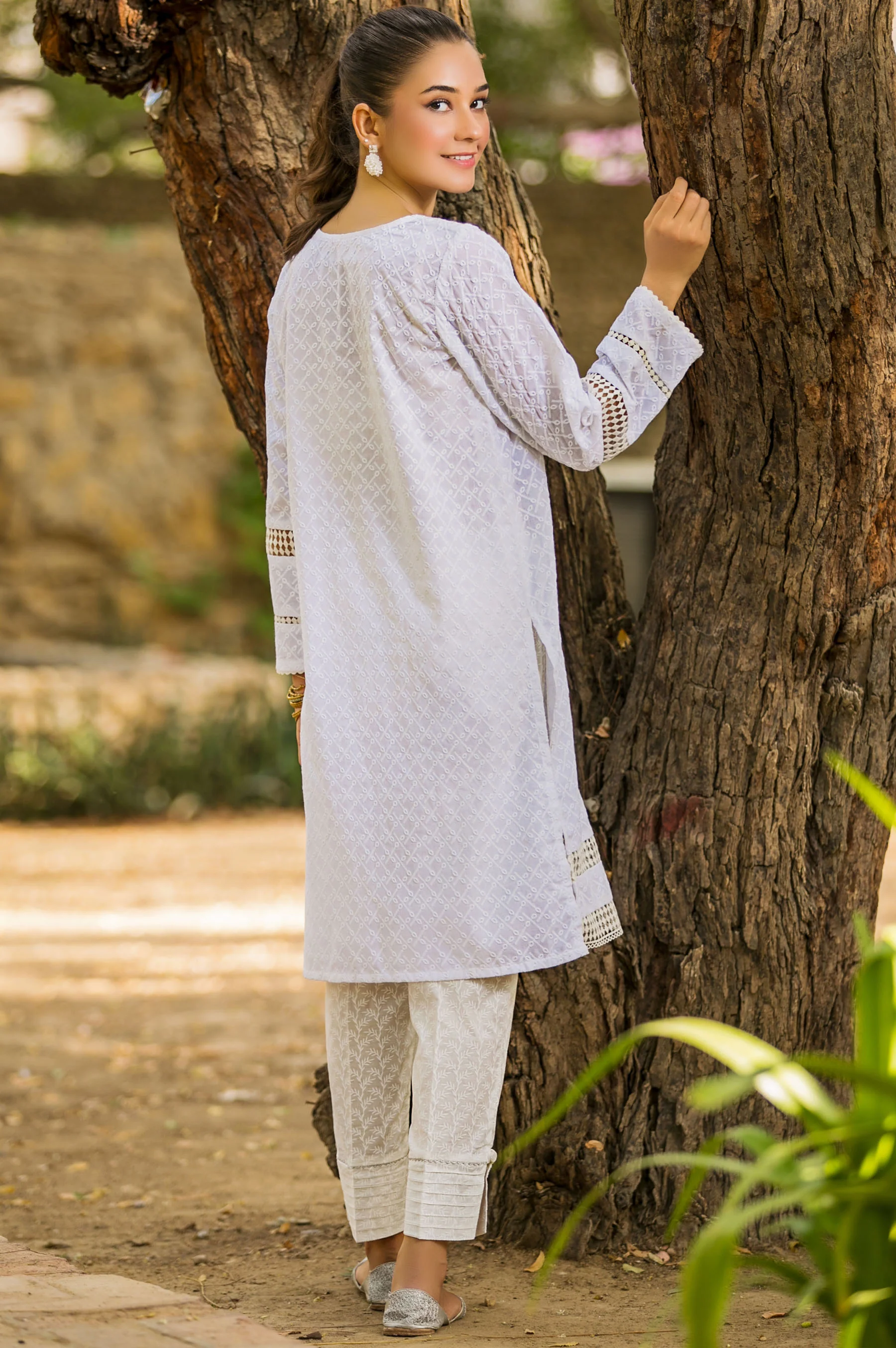 Stitched 1 Piece Embellished Shirt - Image 4