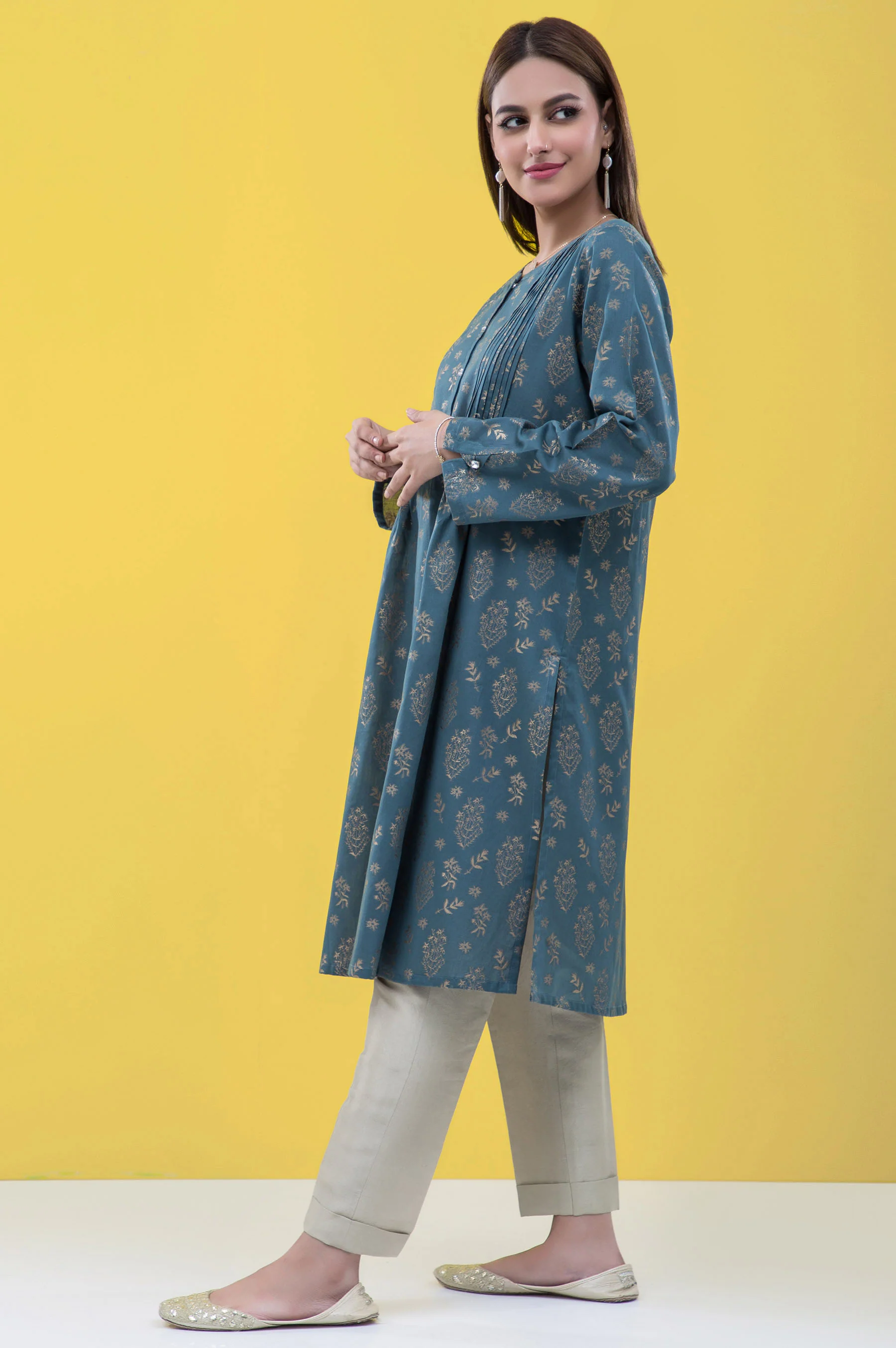 Stitched 1 Piece Embellished Jacquard Shirt - Image 3