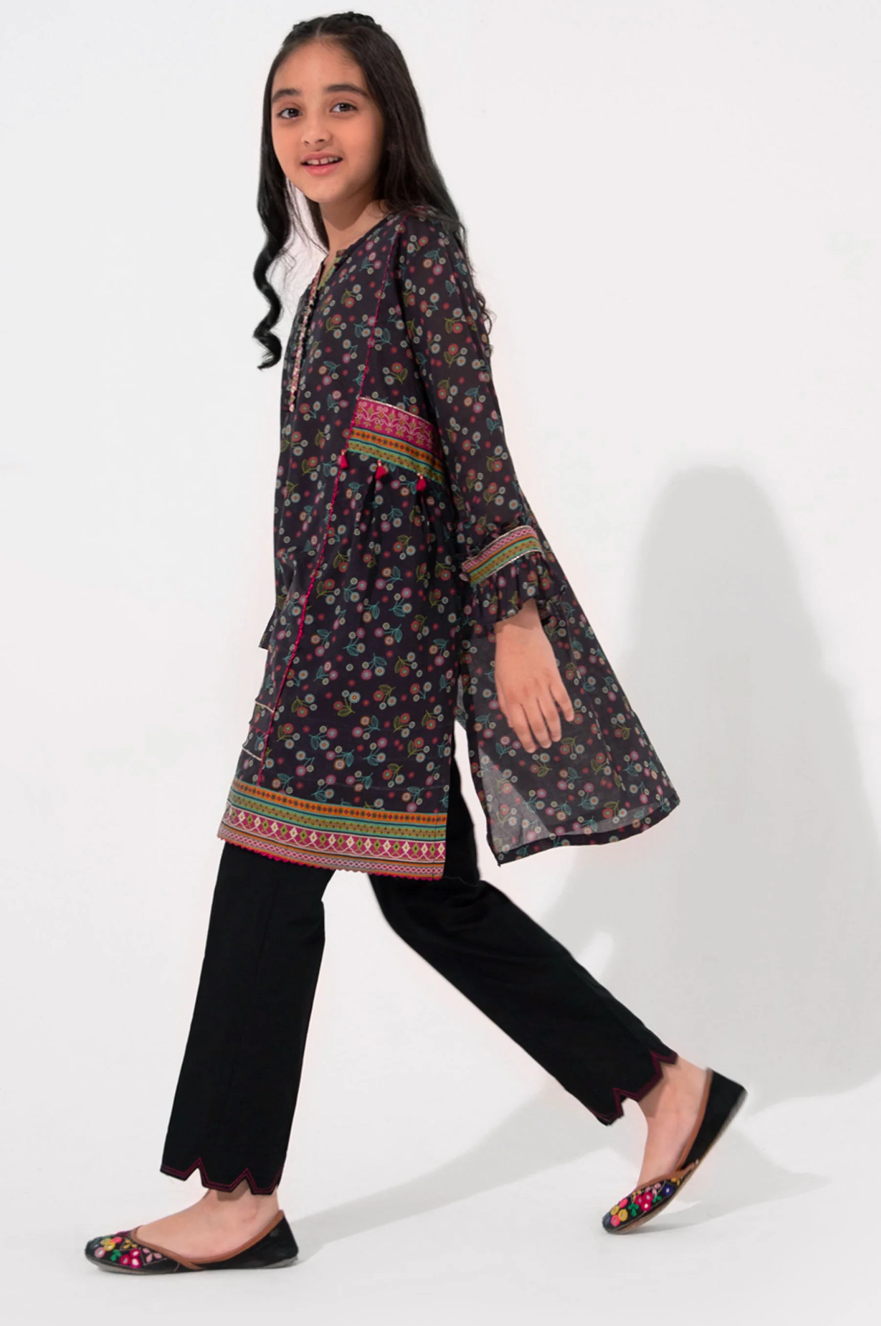Stitched 1 Piece Embellished Lawn Shirt - Image 5