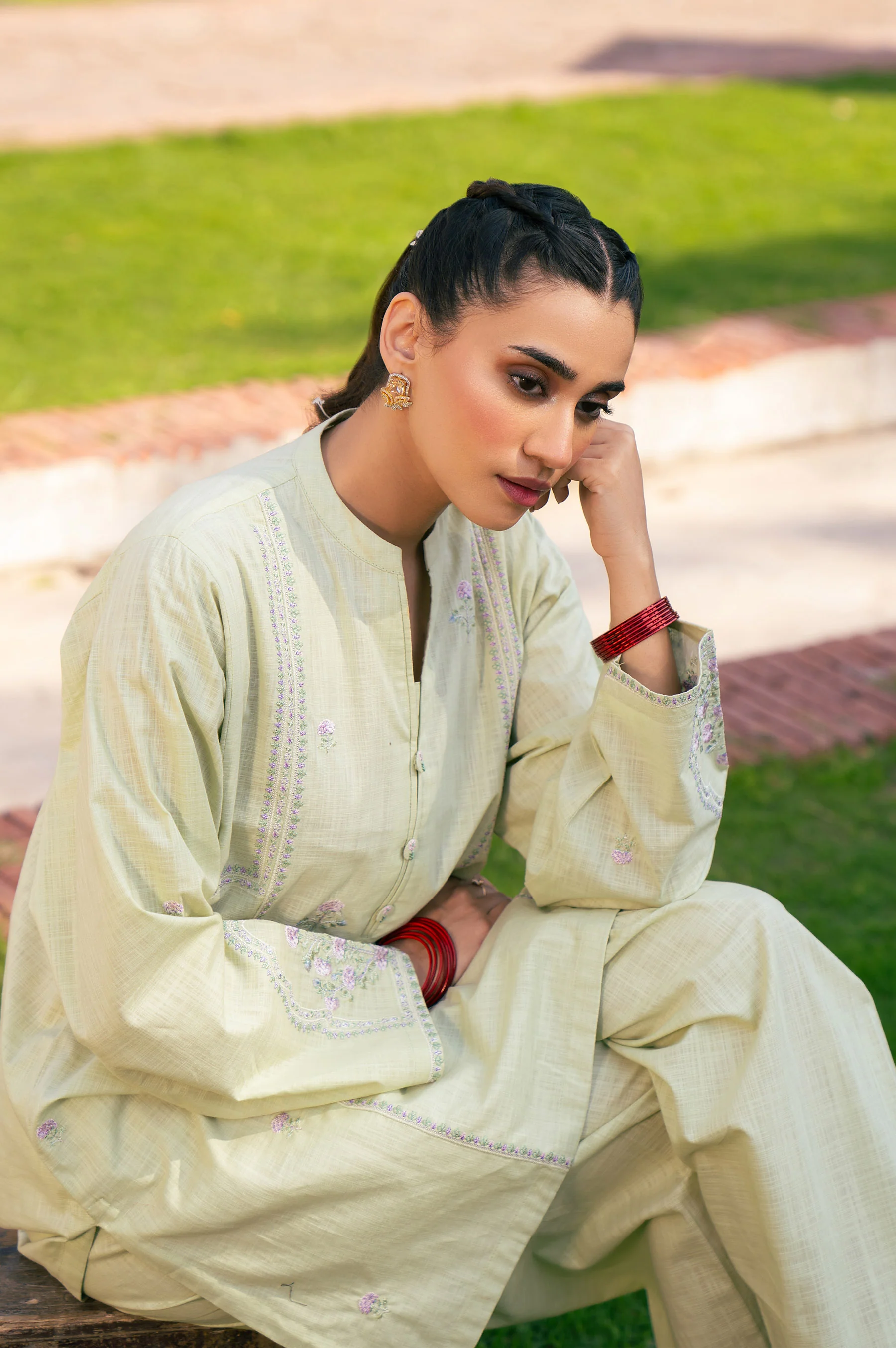 EMBROIDERED SUIT - Image 2