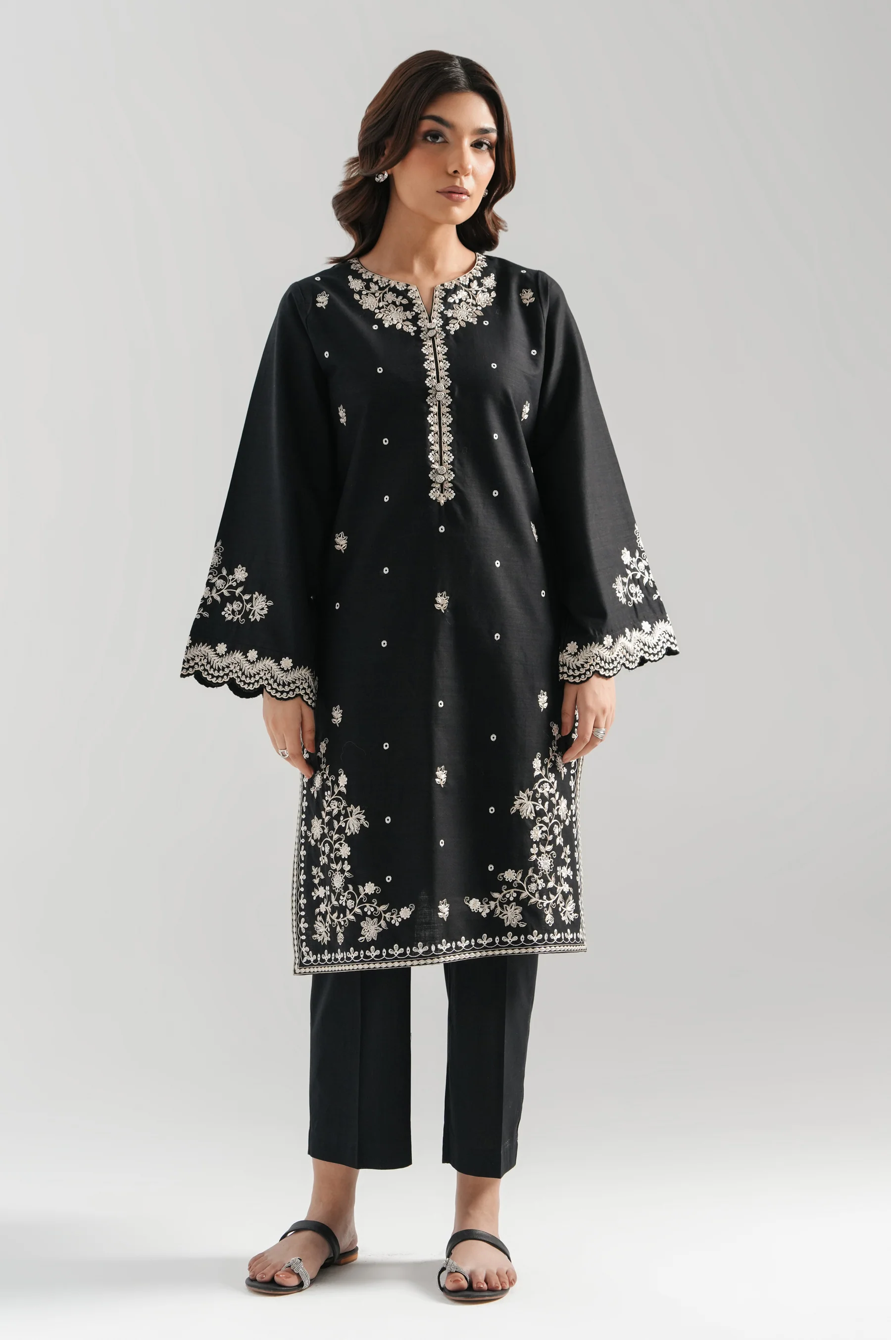 STITCHED EMBROIDERED BOTH SIDE SLUB SHIRT BOTTOM