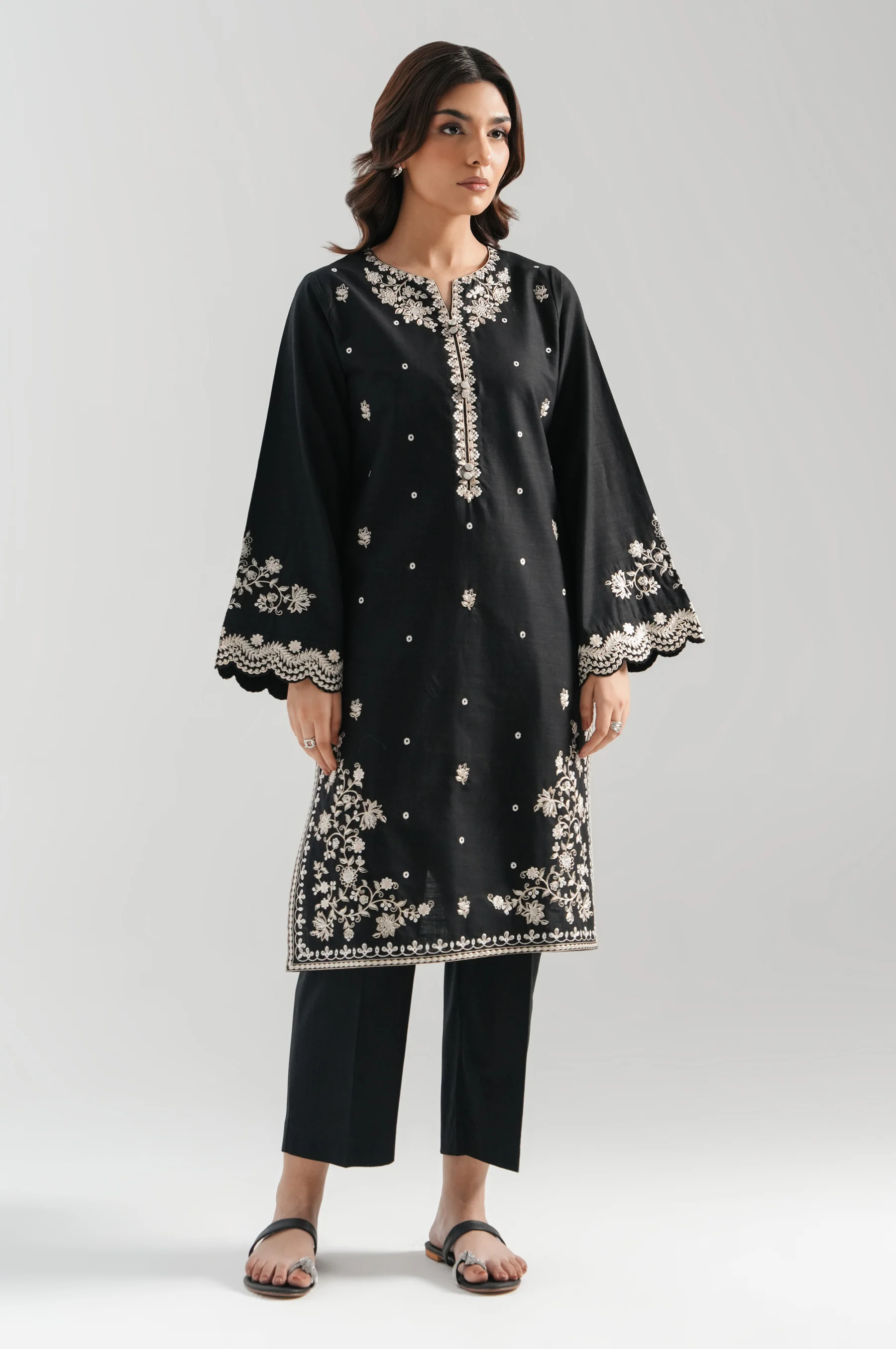 STITCHED EMBROIDERED BOTH SIDE SLUB SHIRT BOTTOM - Image 2