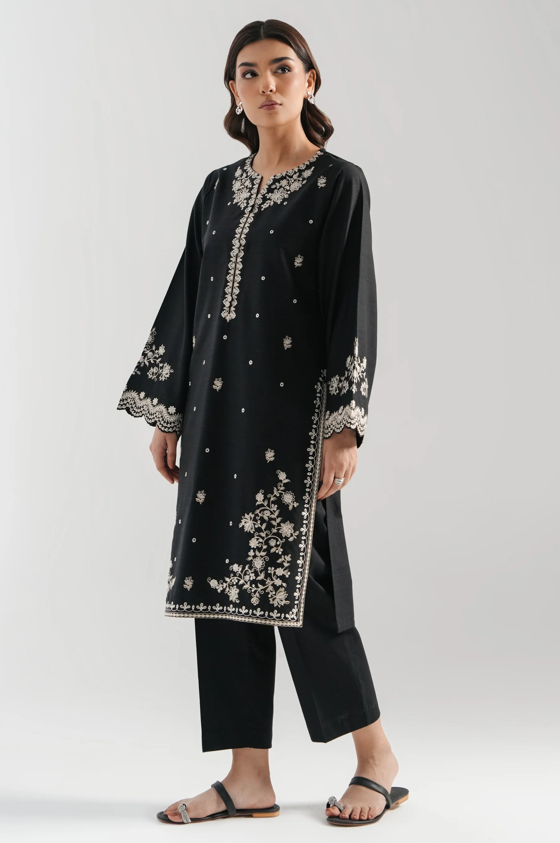 STITCHED EMBROIDERED BOTH SIDE SLUB SHIRT BOTTOM - Image 4