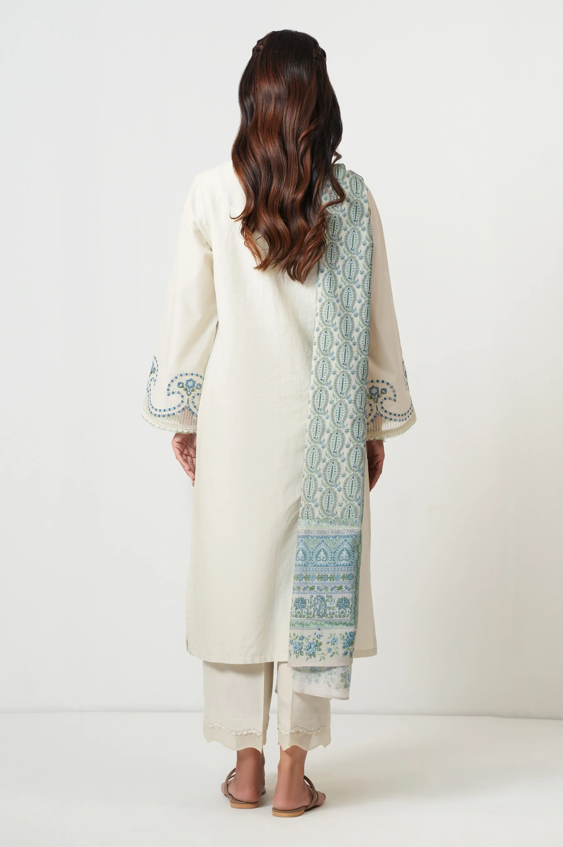 STITCHED EMBROIDERED CAMBRIC SUIT - Image 4