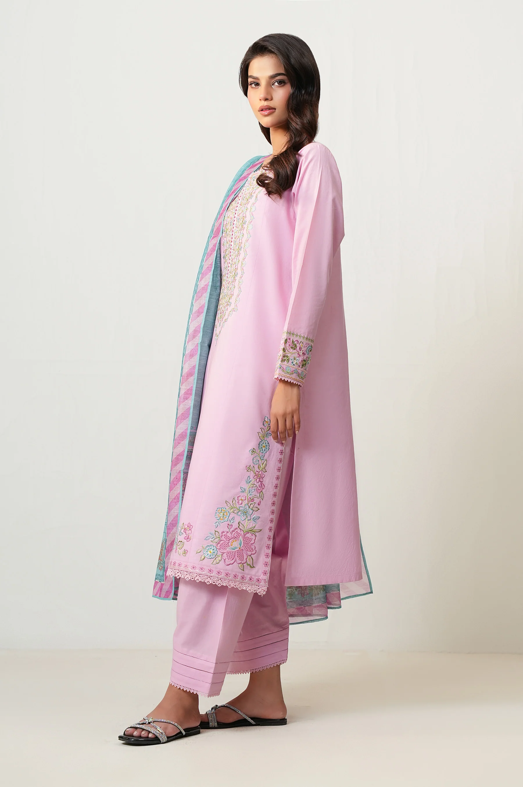 EMBROIDERED CAMBRIC STITCHED BOTTOM (FACTORY E-OUTLET) - Image 3