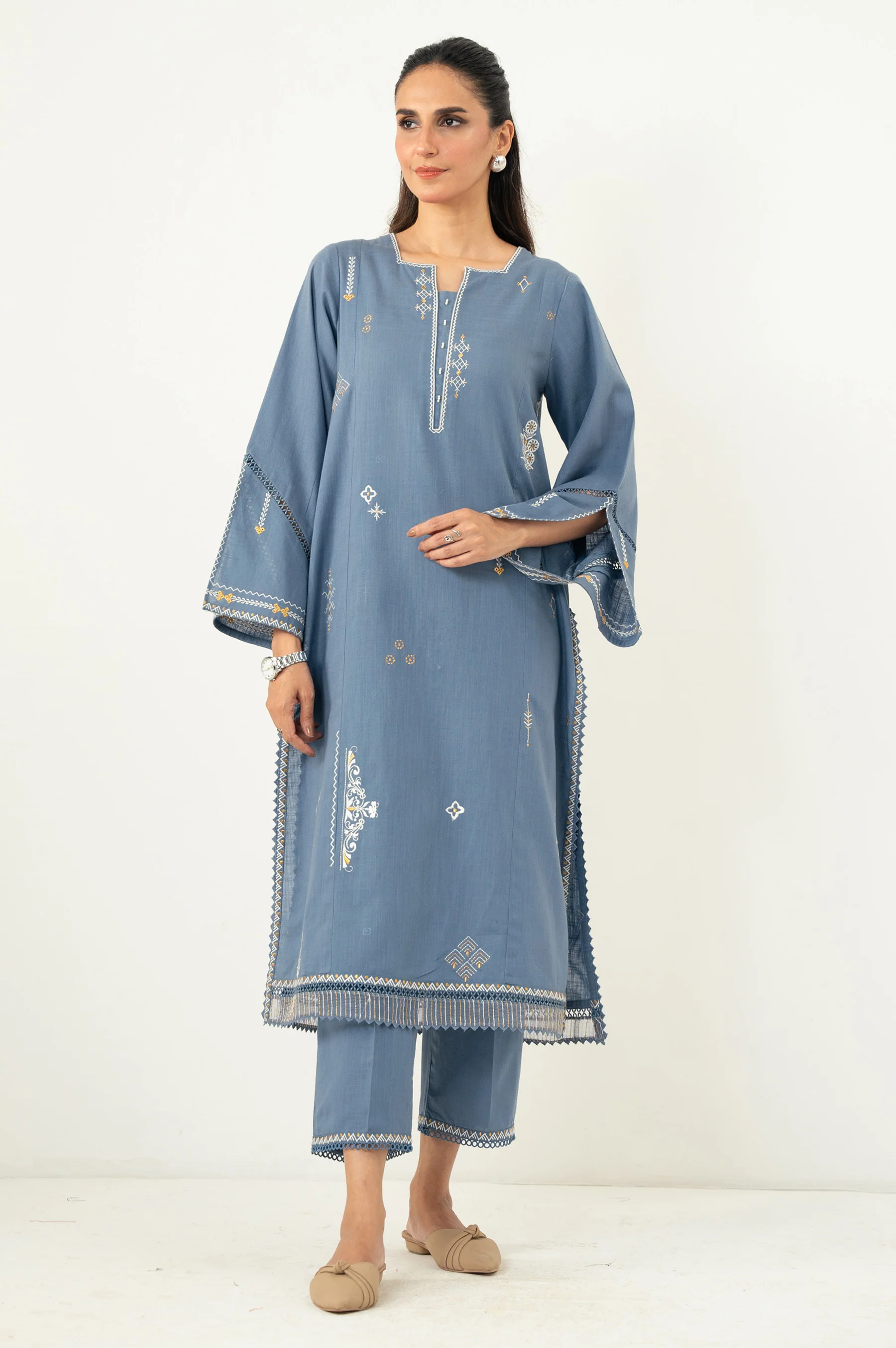 EMBROIDERED SUIT - Image 2